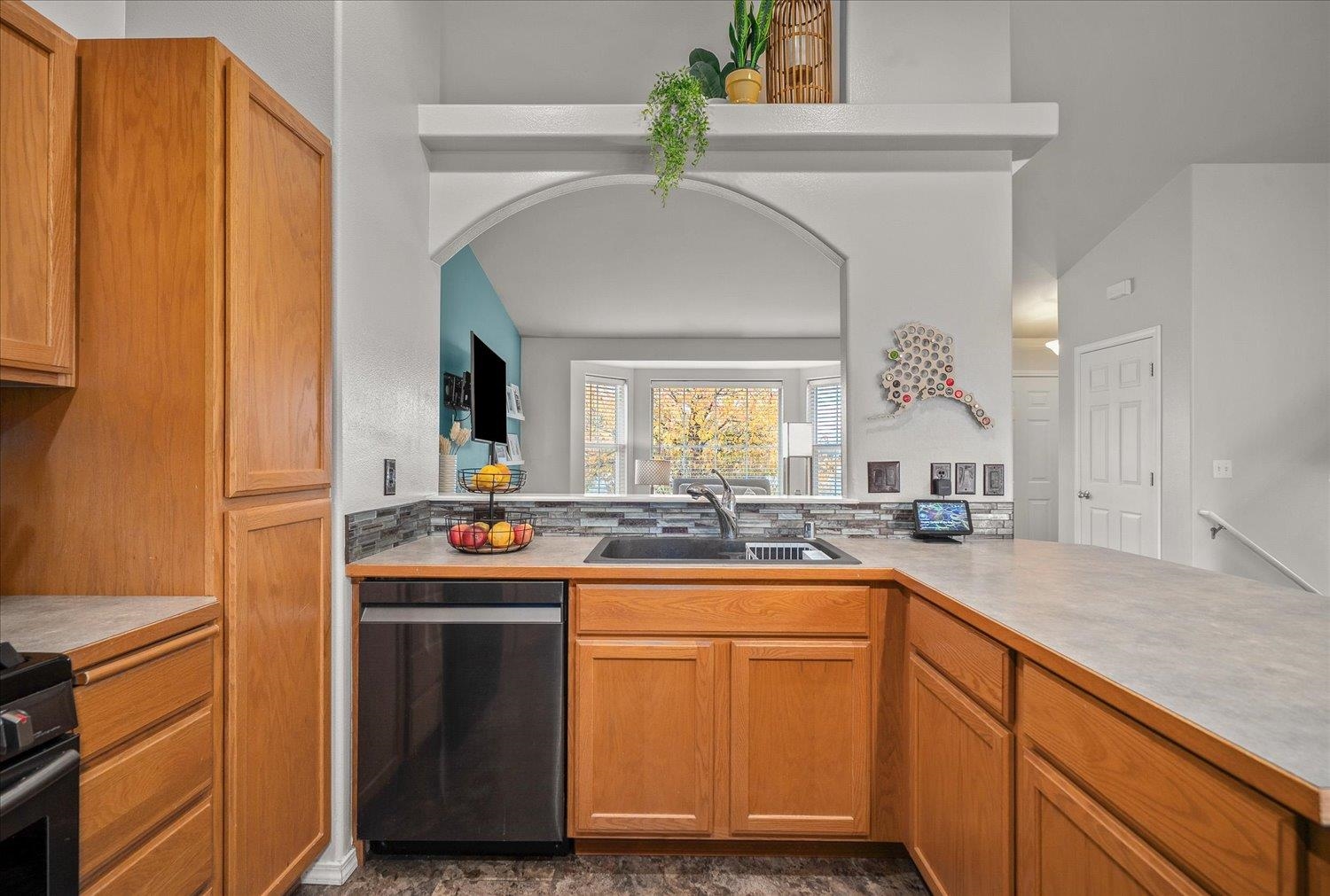 Spokane Valley, Washington, 99016, United States, 5 Bedrooms Bedrooms, ,3 BathroomsBathrooms,Residential,For Sale,1990389