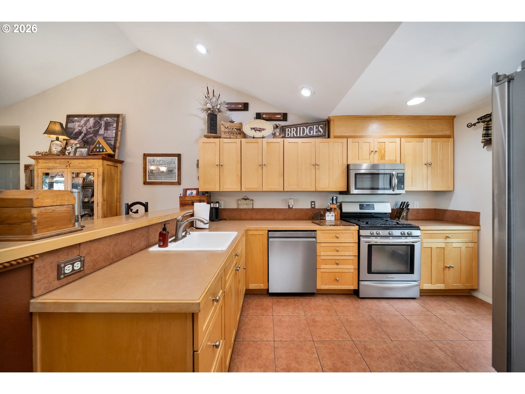 998 NE BROWN DR Madras, OR 97741 - 物件實景