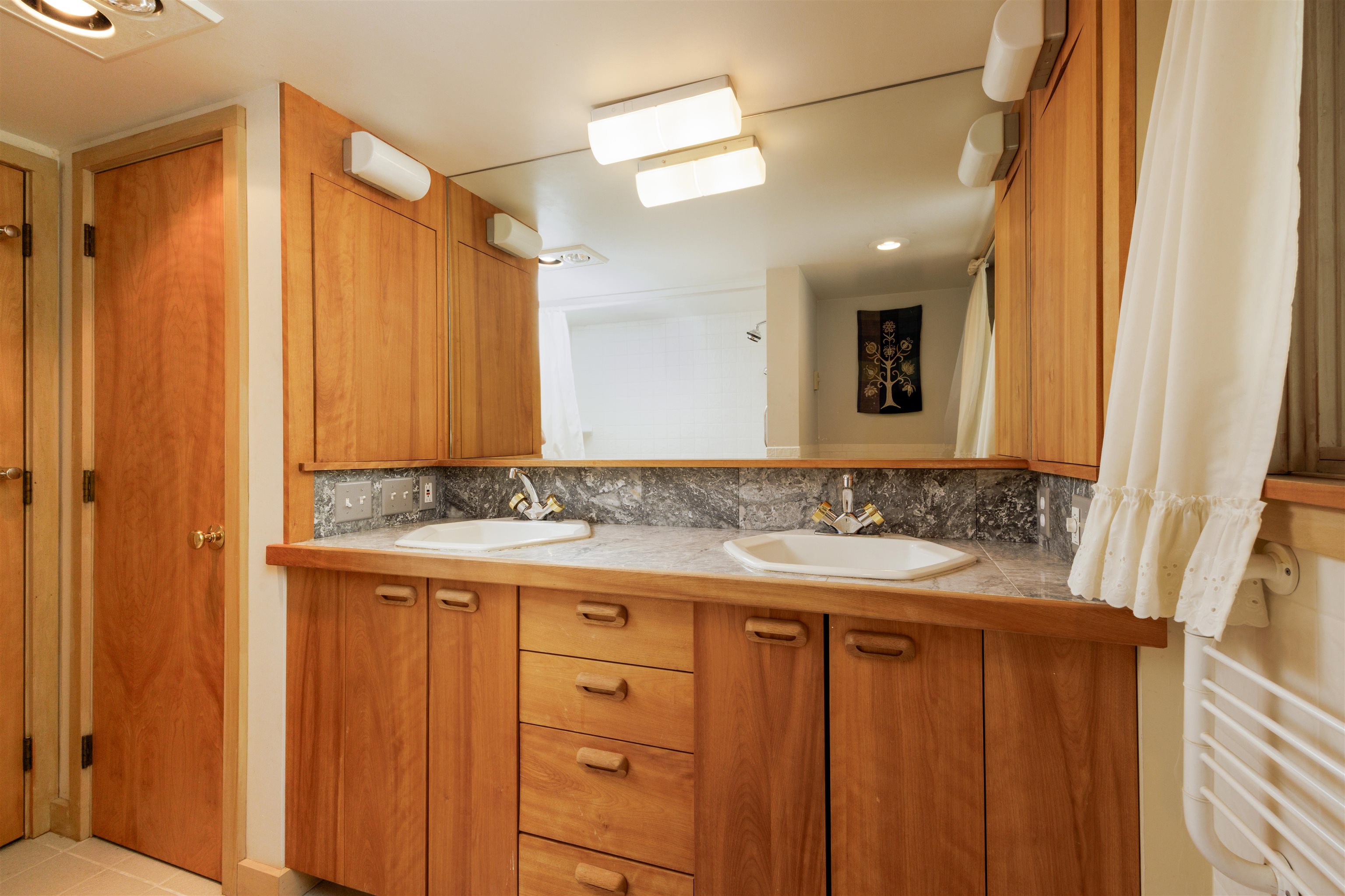 Grantham, New Hampshire, 03753, United States, 4 Bedrooms Bedrooms, ,3 BathroomsBathrooms,Residential,For Sale,1947090