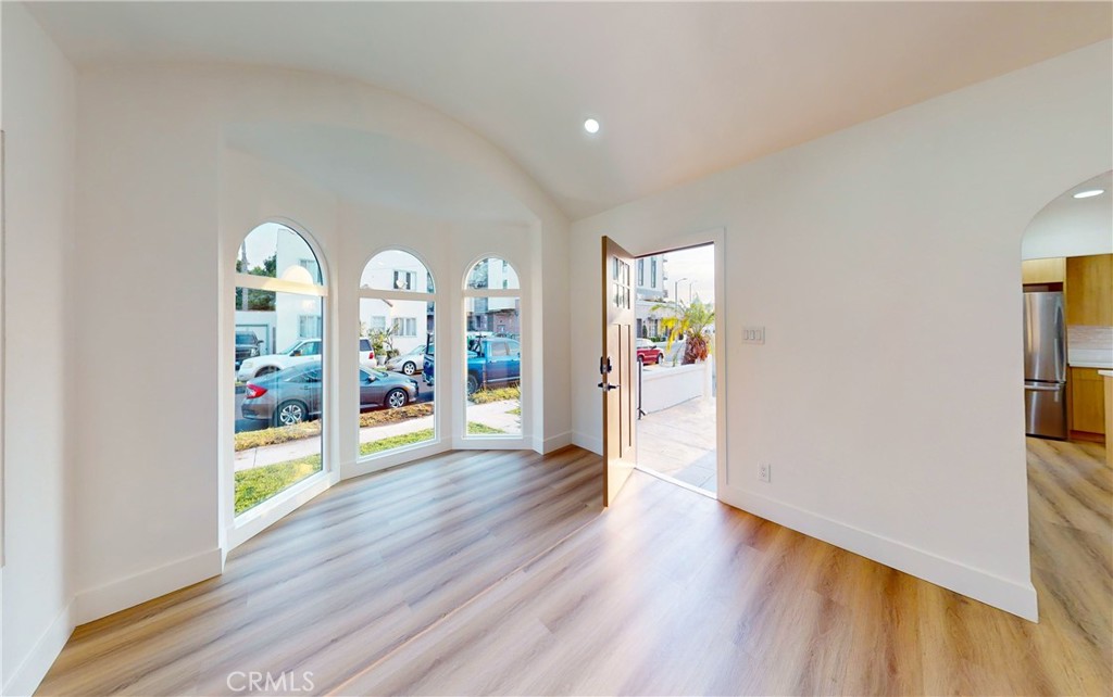 LOS ANGELES, California, 90018, United States, 3 Bedrooms Bedrooms, ,2 BathroomsBathrooms,Residential,For Sale,1747576