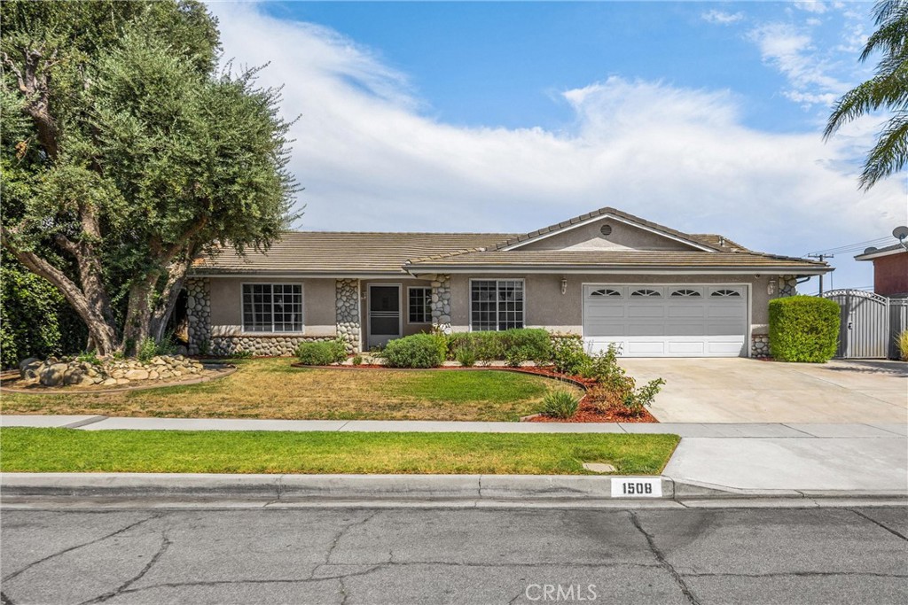 Upland, California, 91786, United States, 5 Bedrooms Bedrooms, ,2 BathroomsBathrooms,Residential,For Sale,1927860