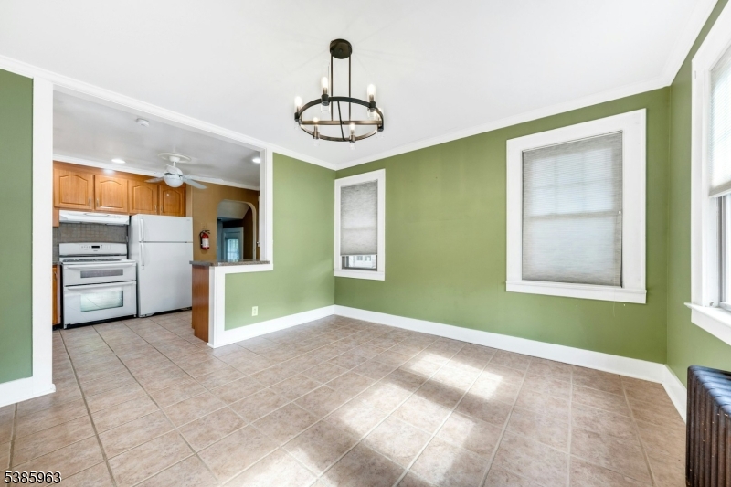 Livingston Twp., New Jersey, 07039, United States, 2 Bedrooms Bedrooms, ,2 BathroomsBathrooms,Residential,For Sale,1951171