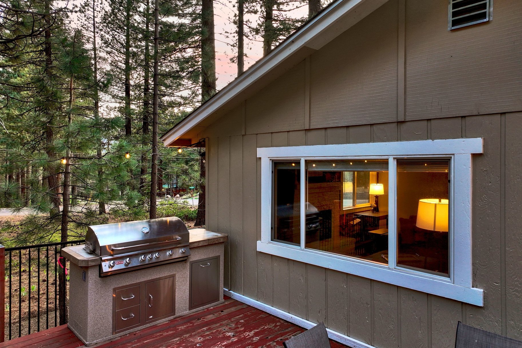  Move-In Ready 4 Bedroom Beauty  2022 Remodel  Fenced Yard, Forest Setting - 物件實景