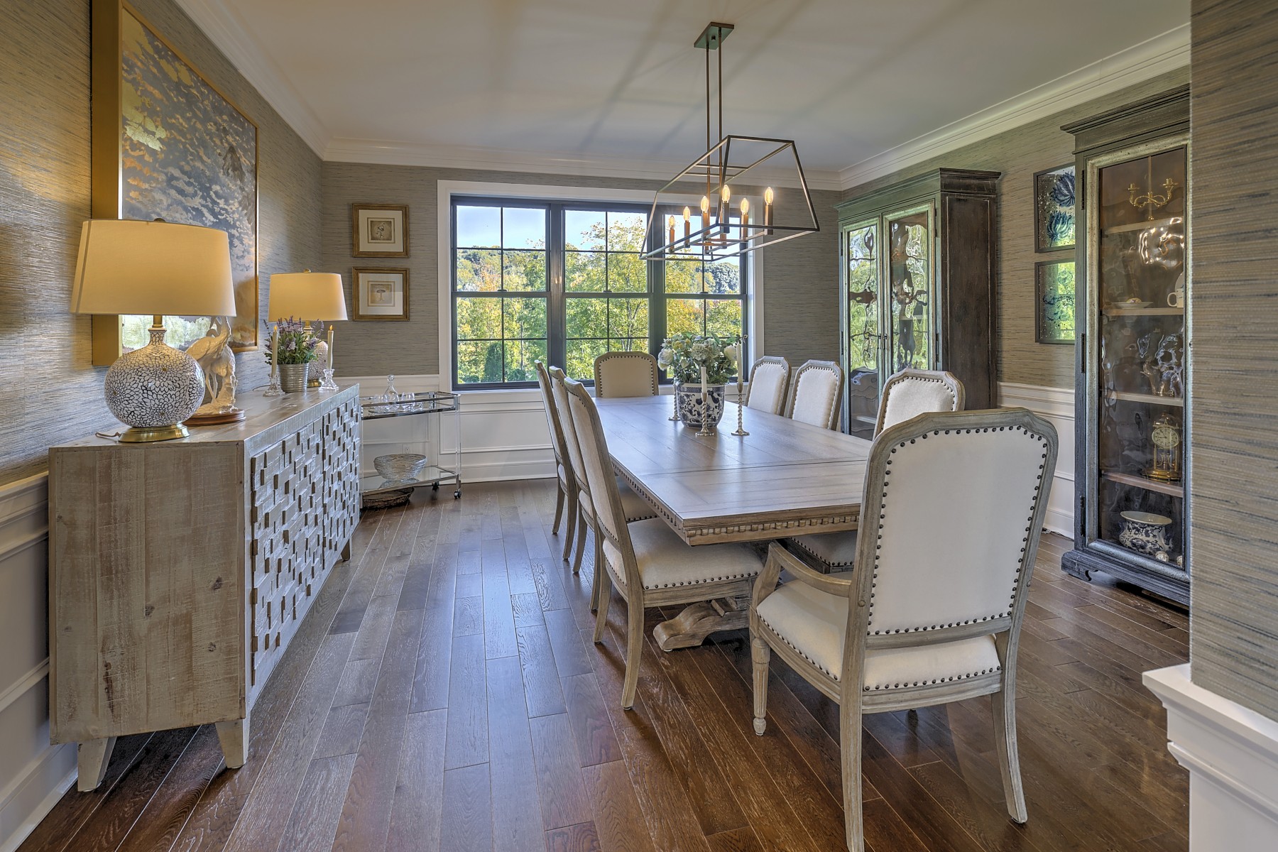  Custom Built Home Blends Classic Elegance with Modern Amenities - 物件實景