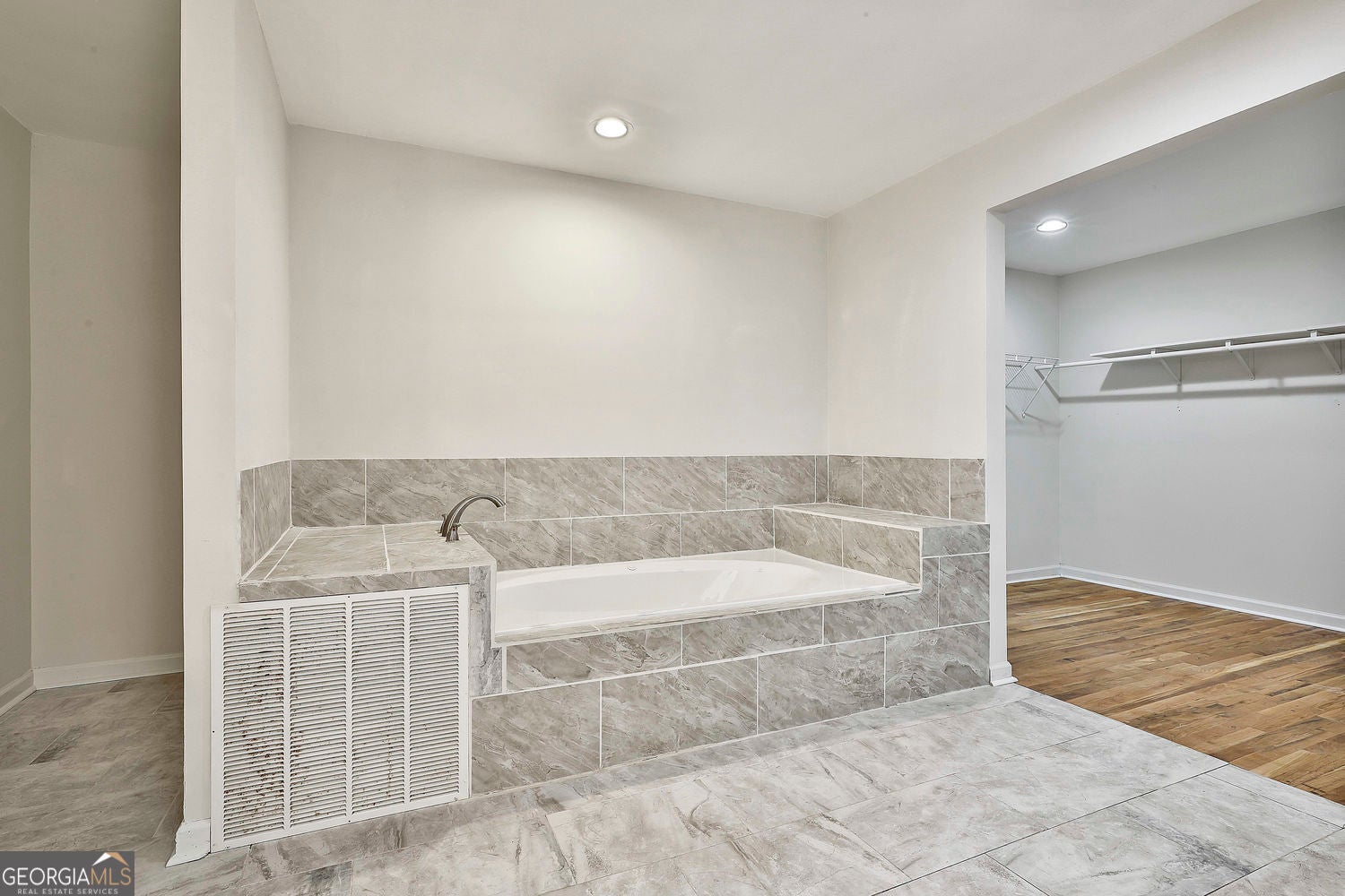 Atlanta, Georgia, 30314, United States, 5 Bedrooms Bedrooms, ,4 BathroomsBathrooms,Residential,For Sale,2006561