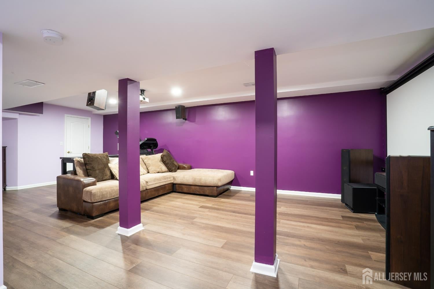 North Brunswick, New Jersey, 08902, United States, 3 Bedrooms Bedrooms, ,3 BathroomsBathrooms,Residential,For Sale,1982404