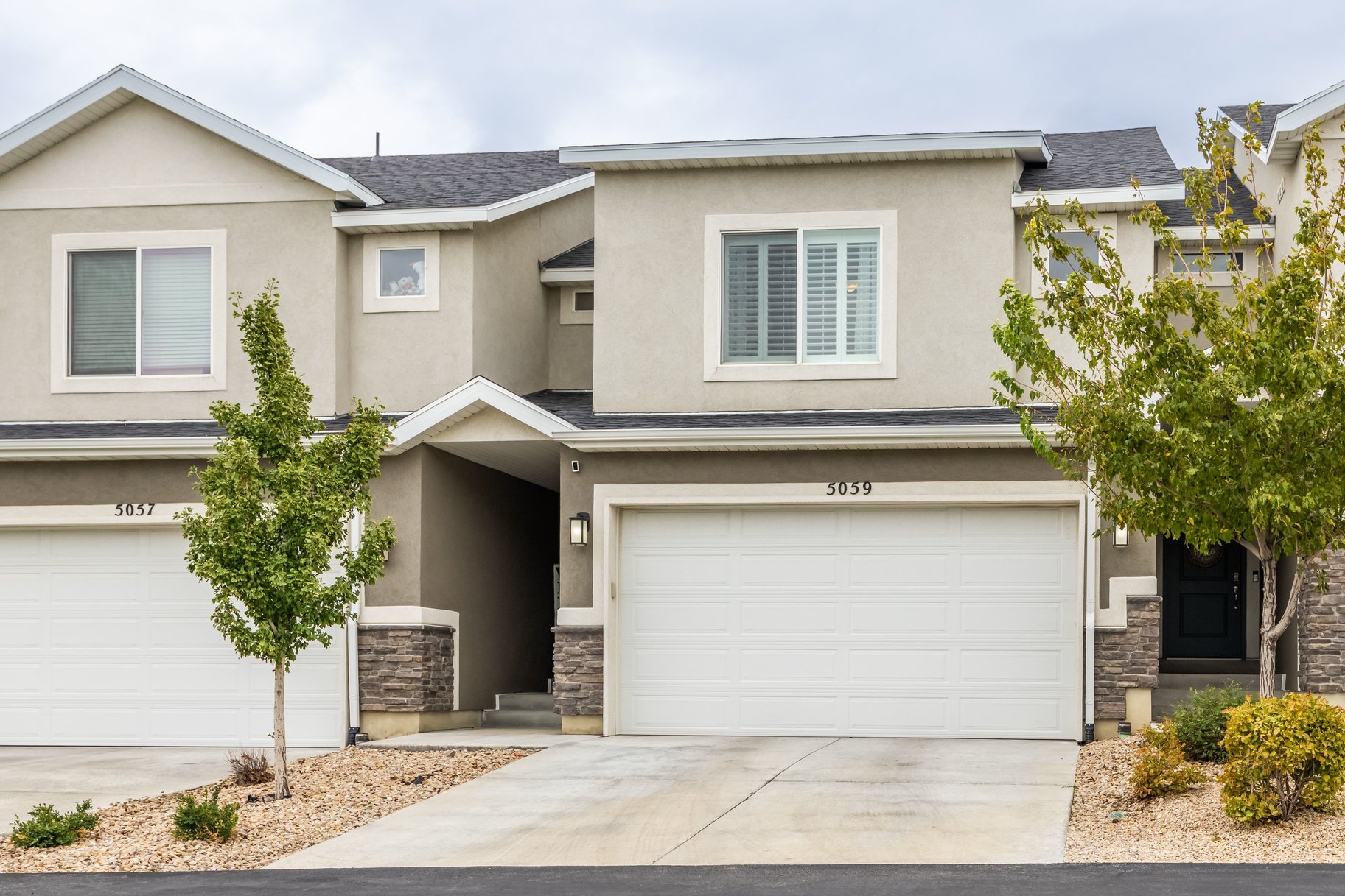  Standout Townhome with Finished Basement & Extras - 物件實景