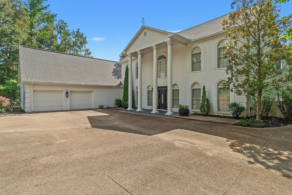 OXFORD, Mississippi, 38655, United States, 5 Bedrooms Bedrooms, ,6 BathroomsBathrooms,Residential,For Sale,1858310