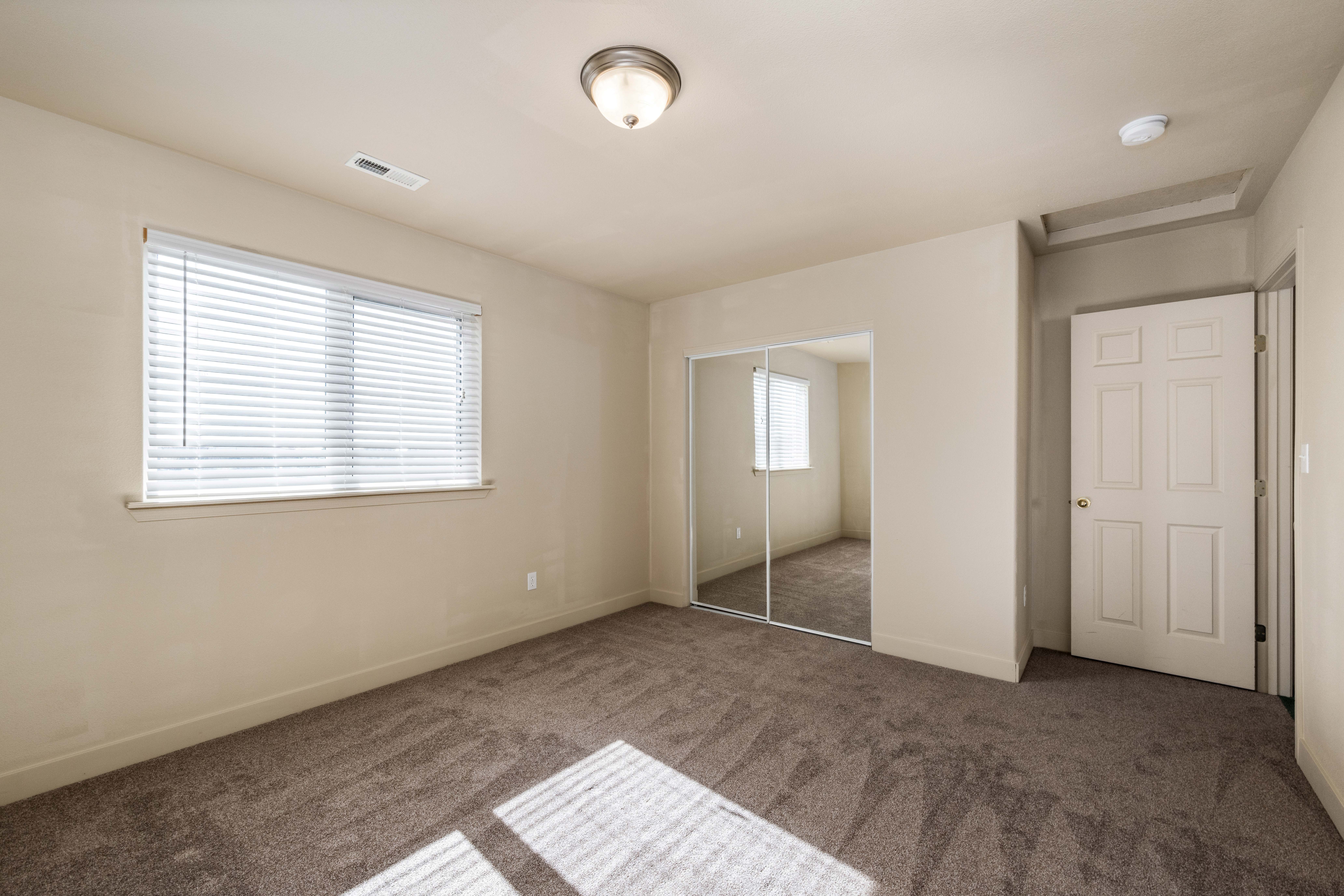  Beautifully Updated Townhome - 物件實景