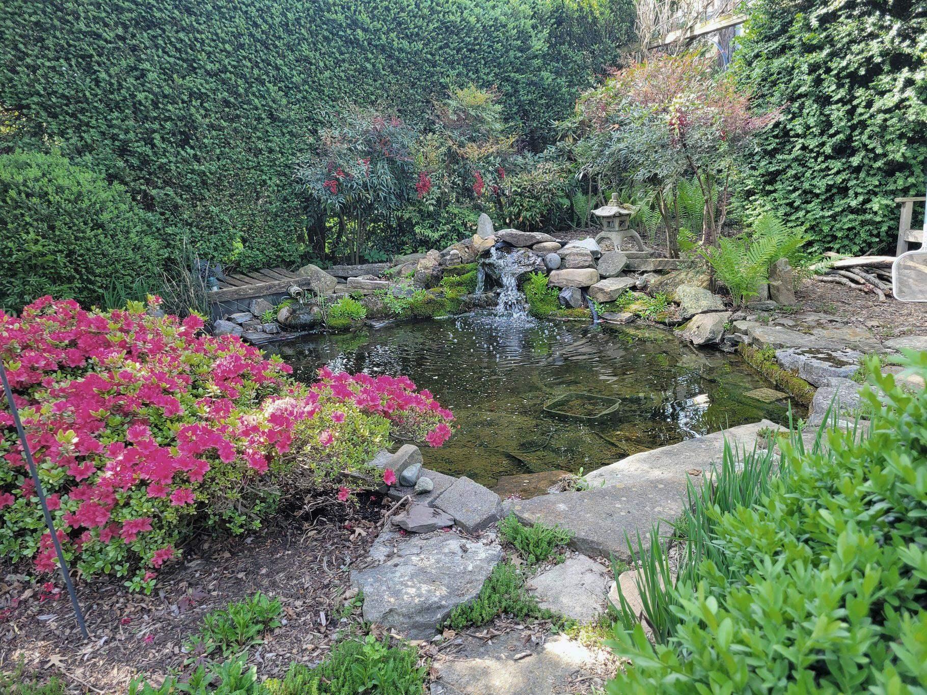 Blacksburg, Virginia, 24060, United States, 3 Bedrooms Bedrooms, ,3 BathroomsBathrooms,Residential,For Sale,1986553