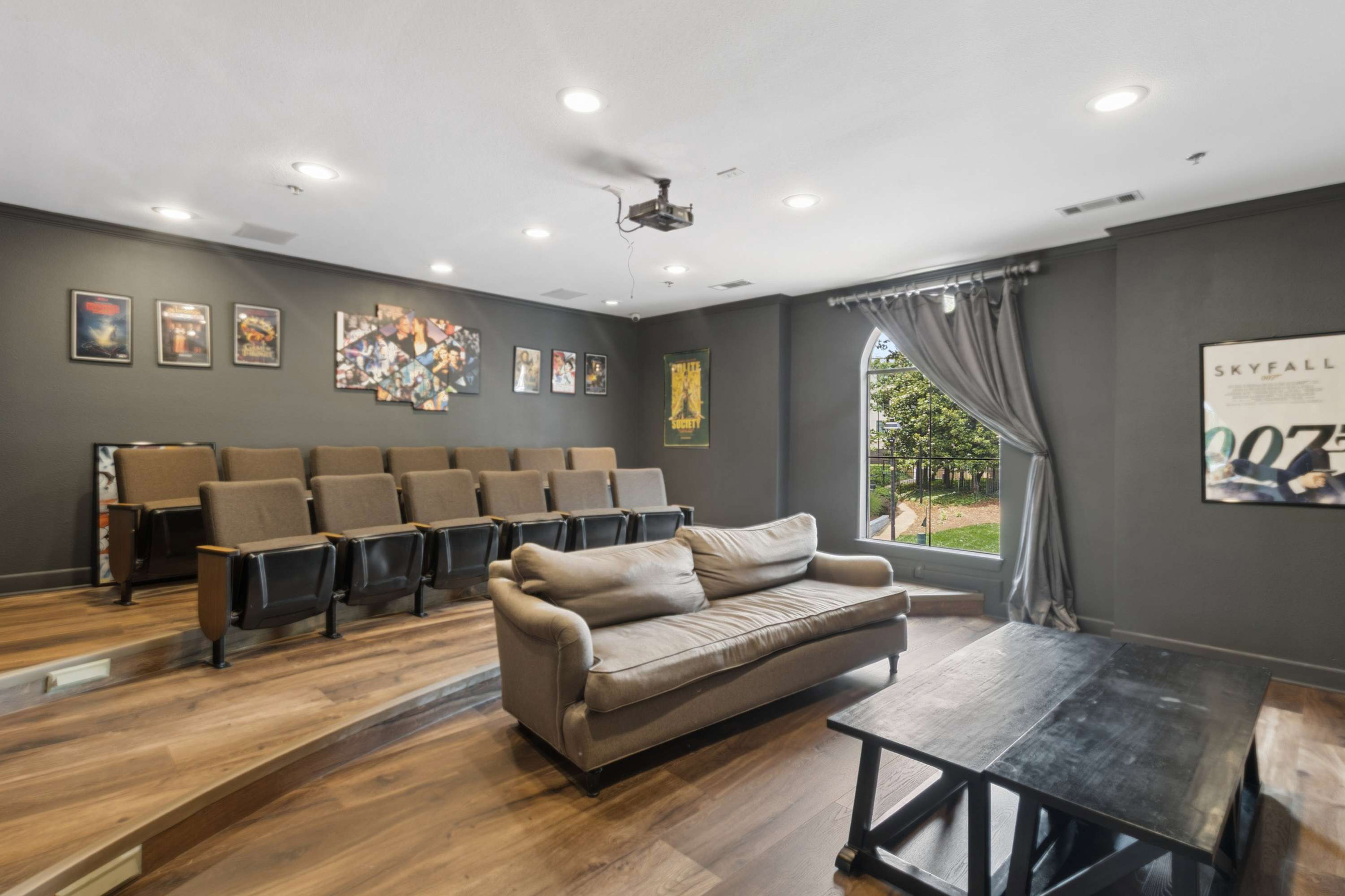 Renovated Condo Combines Comfort, Privacy and Intown Convenience - 物件實景