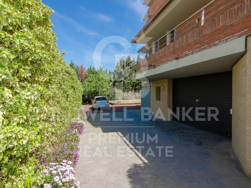 Cerdanyola del Vallès, Catalonia, ES, 5 Bedrooms Bedrooms, ,3 BathroomsBathrooms,Residential,For Sale,1610457