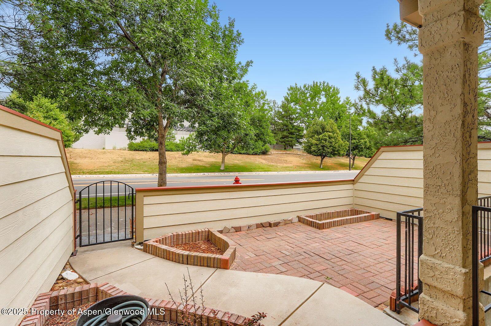 Louisville, Colorado, 80027, United States, 3 Bedrooms Bedrooms, ,3 BathroomsBathrooms,Residential,For Sale,1895805