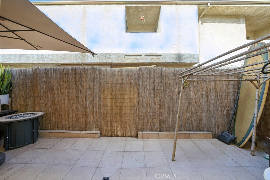 Van Nuys, California, 91405, United States, 3 Bedrooms Bedrooms, ,2 BathroomsBathrooms,Residential,For Sale,1979582