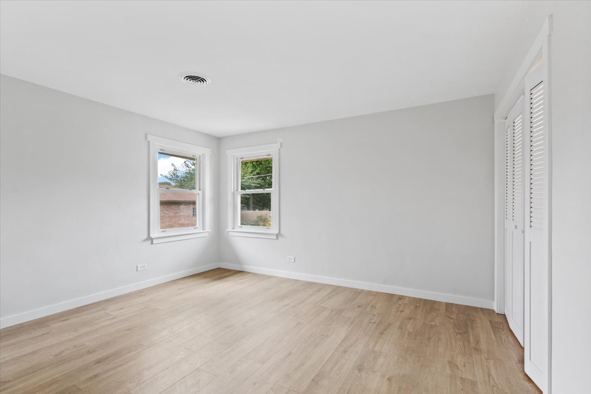 Evergreen Park, Illinois, 60805, United States, 5 Bedrooms Bedrooms, ,4 BathroomsBathrooms,Residential,For Sale,1972389