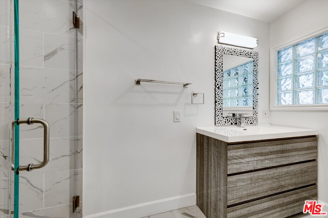 Beverly Hills, California, 90210, United States, 8 Bedrooms Bedrooms, ,3 BathroomsBathrooms,Residential,For Sale,1916732