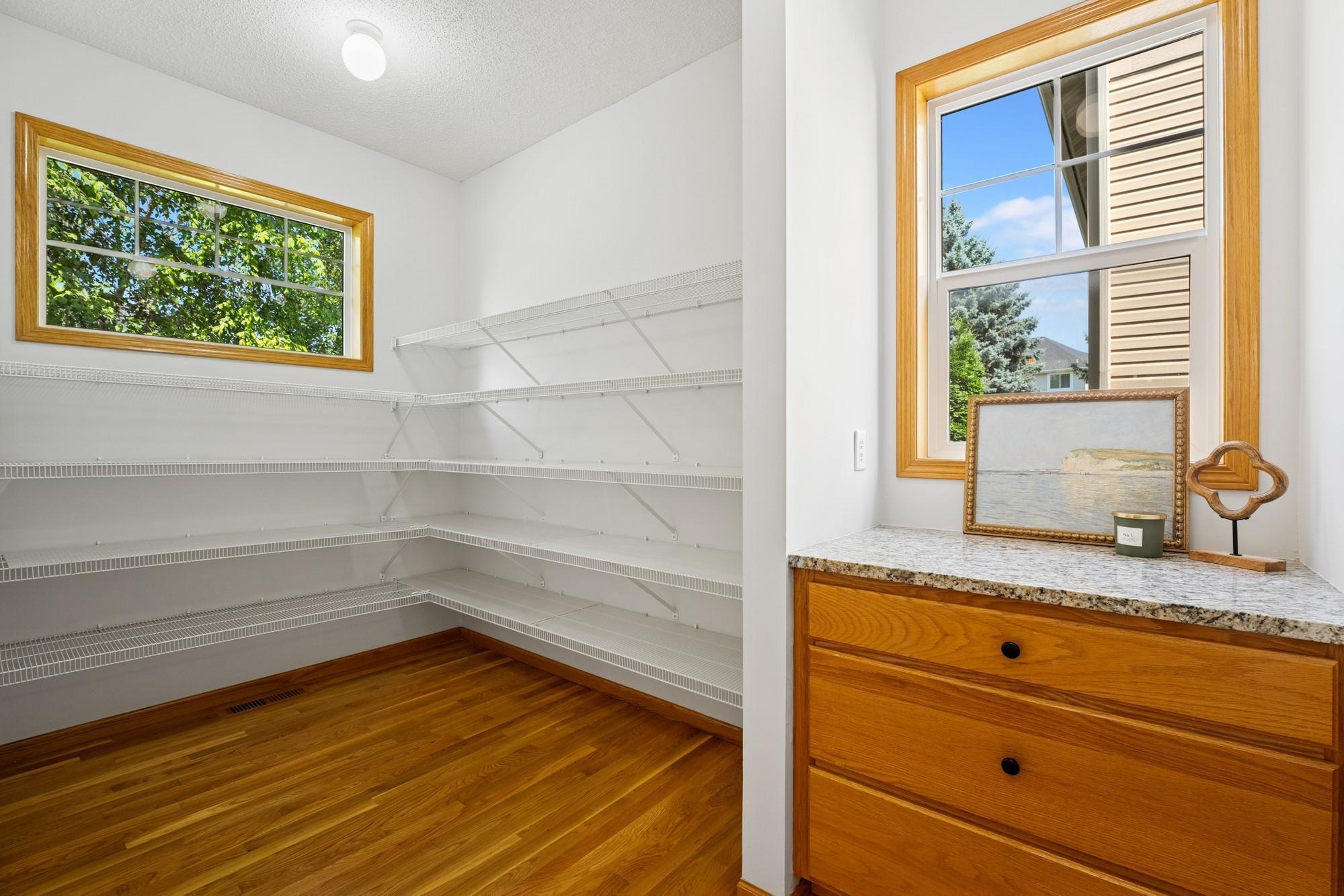 Woodbury, Minnesota, 55129, United States, 5 Bedrooms Bedrooms, ,3 BathroomsBathrooms,Residential,For Sale,1917665