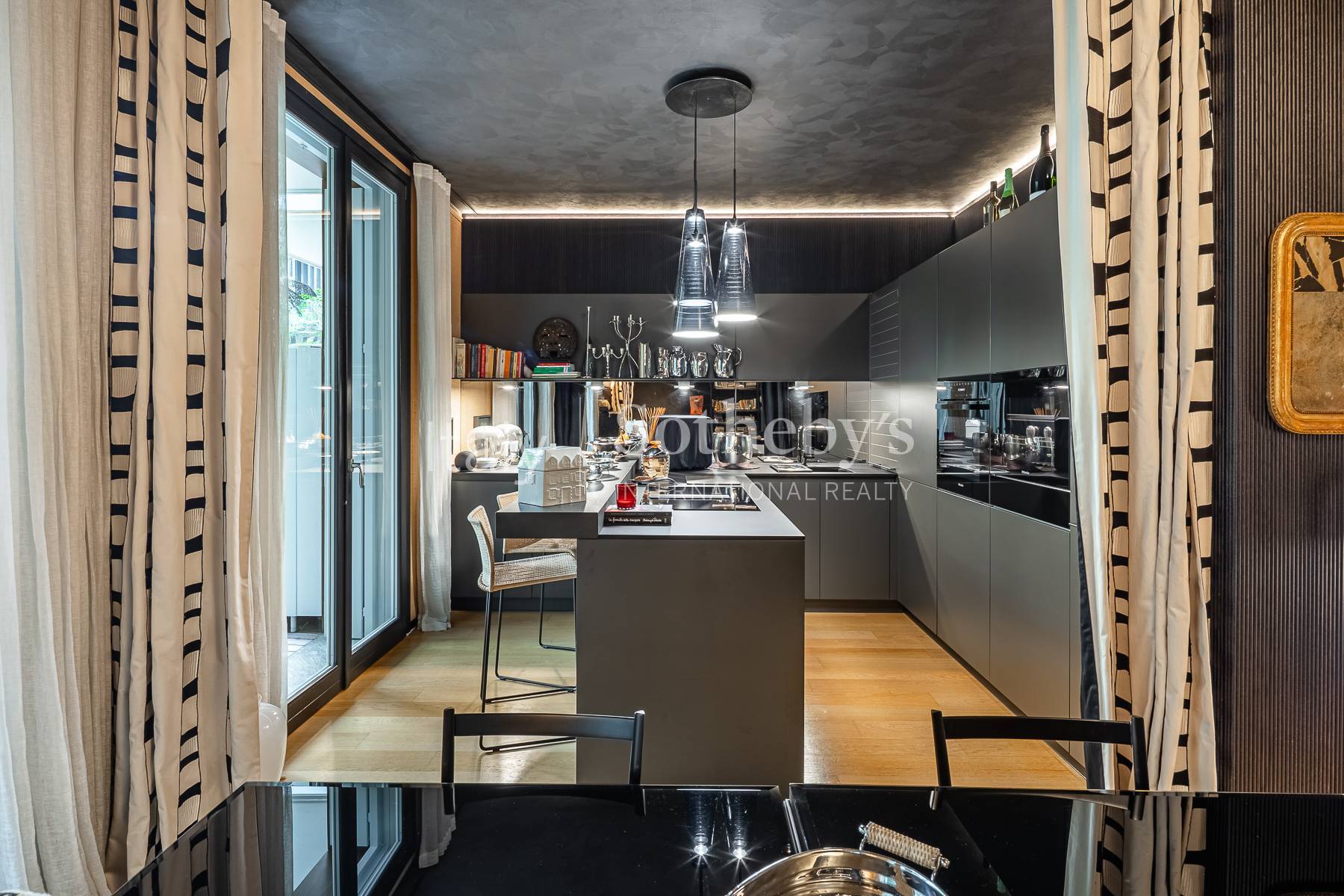  Refined Renovated Residence with Private Terrace - 物件實景