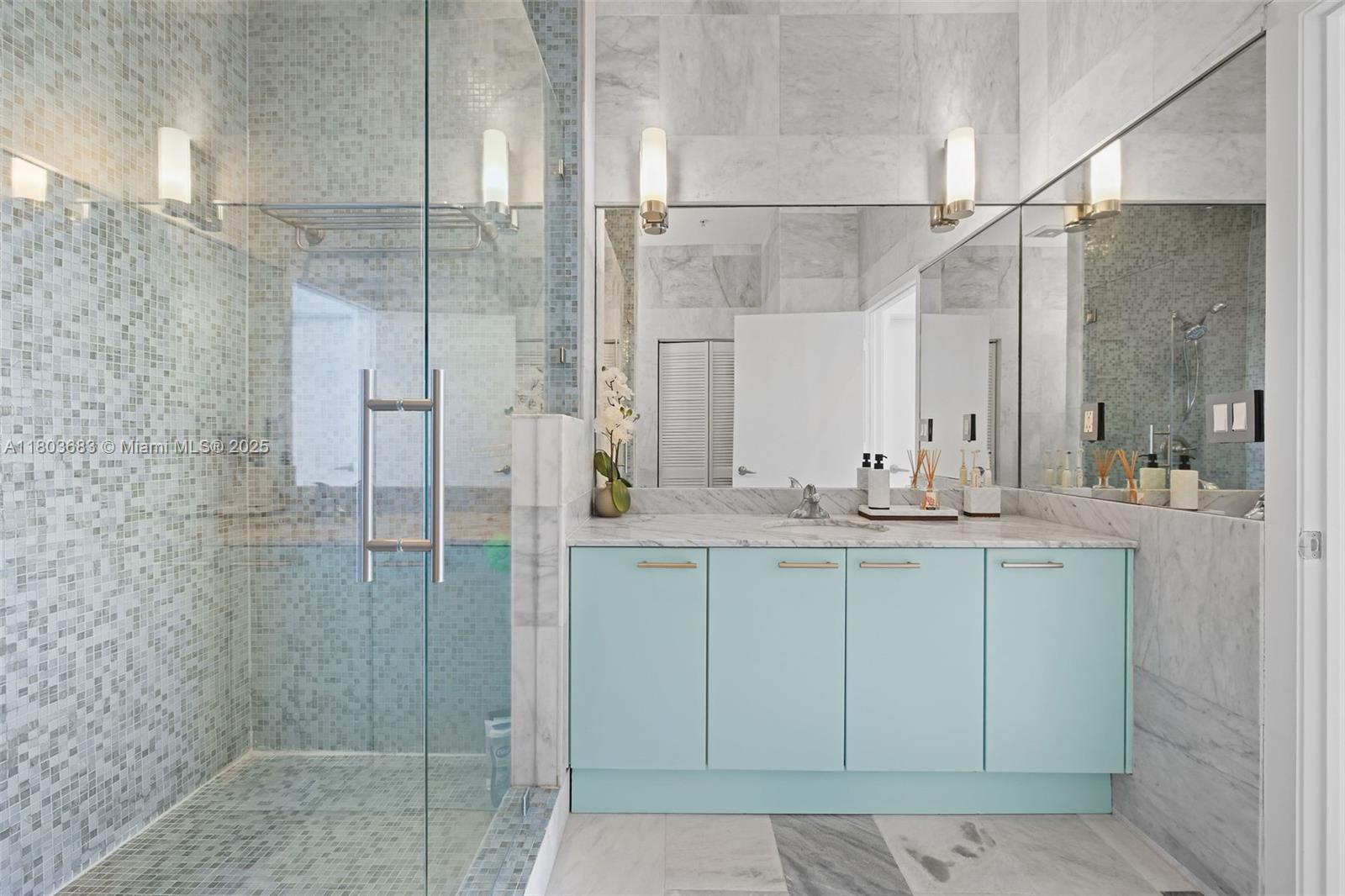 Miami Beach, Florida, 33139, United States, 1 Bedroom Bedrooms, ,2 BathroomsBathrooms,Residential,For Sale,1818097