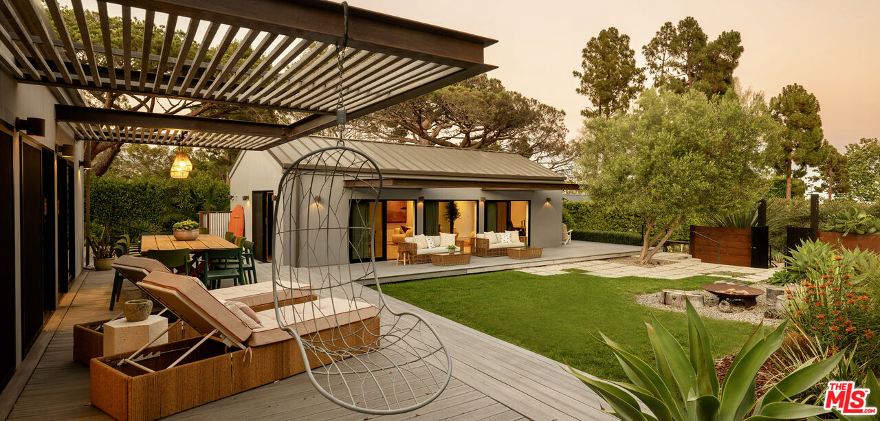Malibu, California, 90265, United States, 5 Bedrooms Bedrooms, ,5 BathroomsBathrooms,Residential,For Sale,1918690