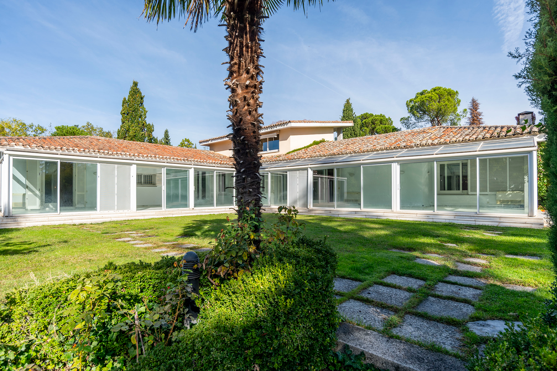  A residence with extraordinary transformation potential in La Florida - 物件實景