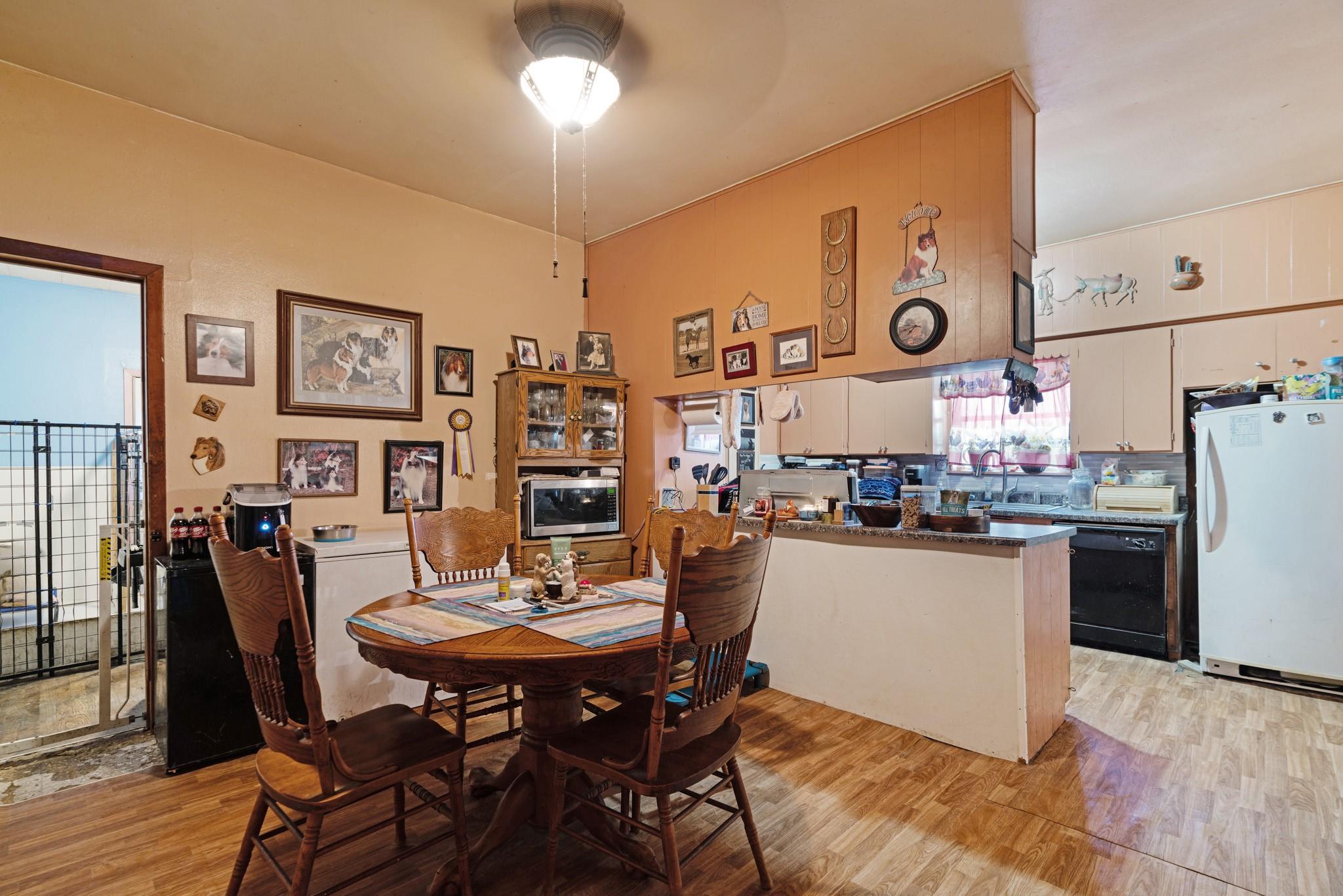 Blossom, Texas, 75416, United States, 3 Bedrooms Bedrooms, ,2 BathroomsBathrooms,Residential,For Sale,1880566