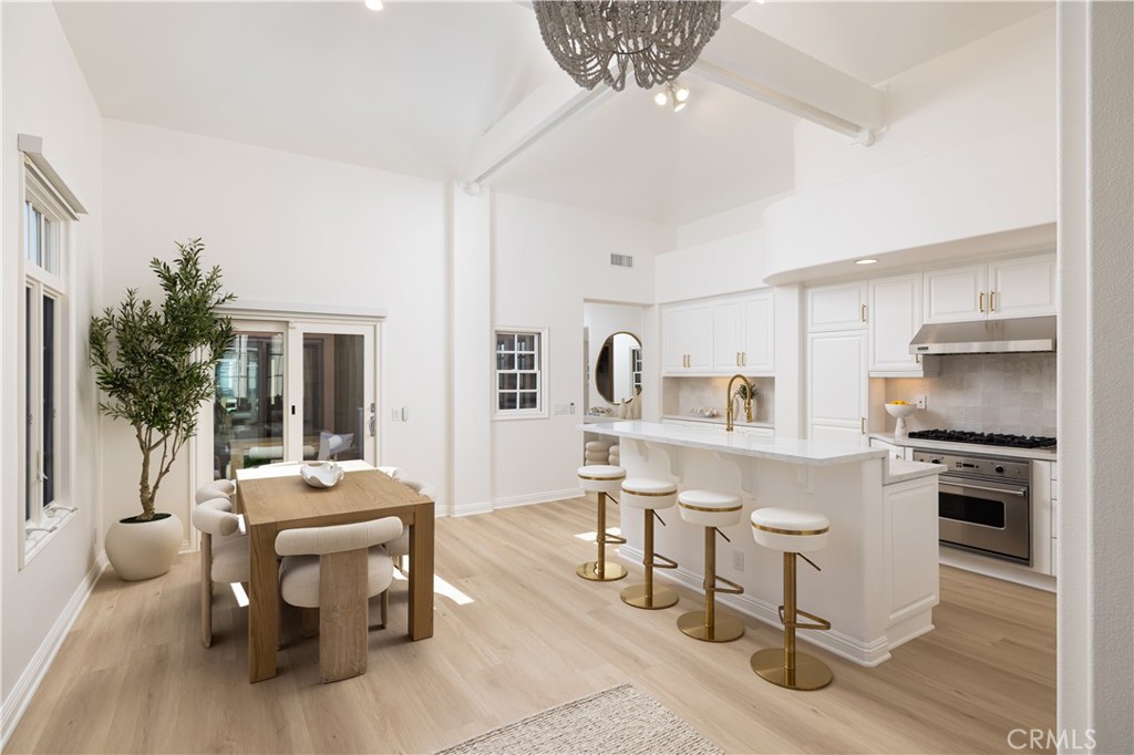 Corona del Mar, California, 92625, United States, 2 Bedrooms Bedrooms, ,2 BathroomsBathrooms,Residential,For Sale,1988207