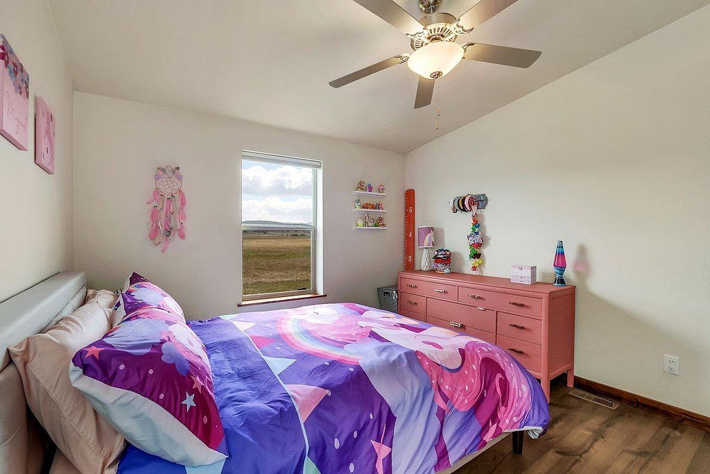 Donnelly, Idaho, 83615, United States, 3 Bedrooms Bedrooms, ,1 BathroomBathrooms,Residential,For Sale,2005150