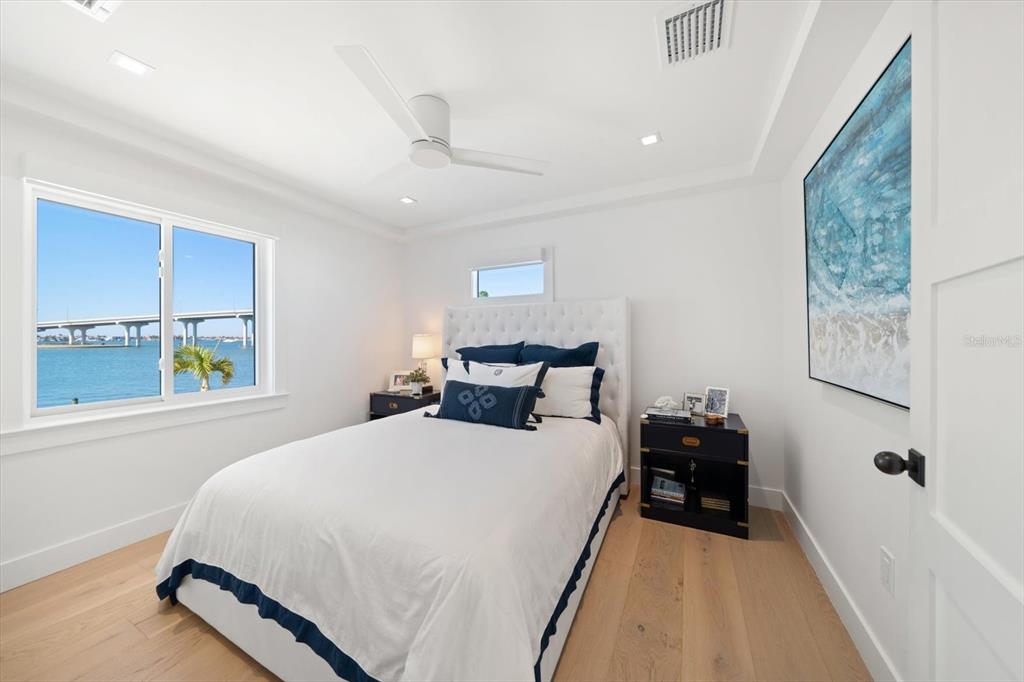 Largo, Florida, 33770, United States, 3 Bedrooms Bedrooms, ,4 BathroomsBathrooms,Residential,For Sale,1989168