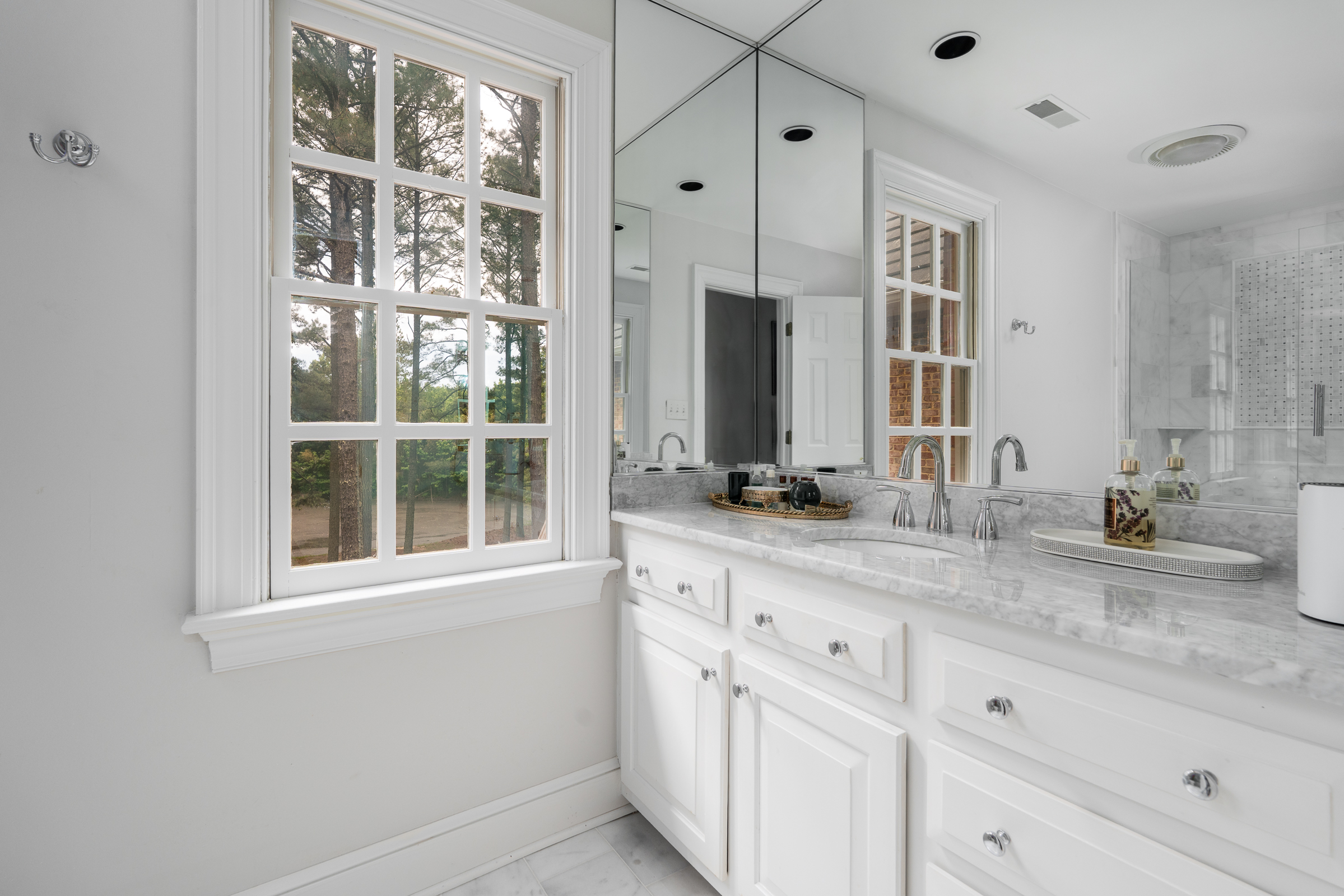  221 Dryden Lane, Richmond, VA 23229 - 物件實景