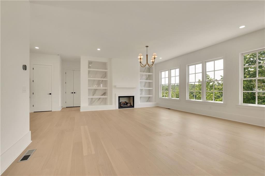 Suwanee, Georgia, 30024, United States, 6 Bedrooms Bedrooms, ,7 BathroomsBathrooms,Residential,For Sale,1795311