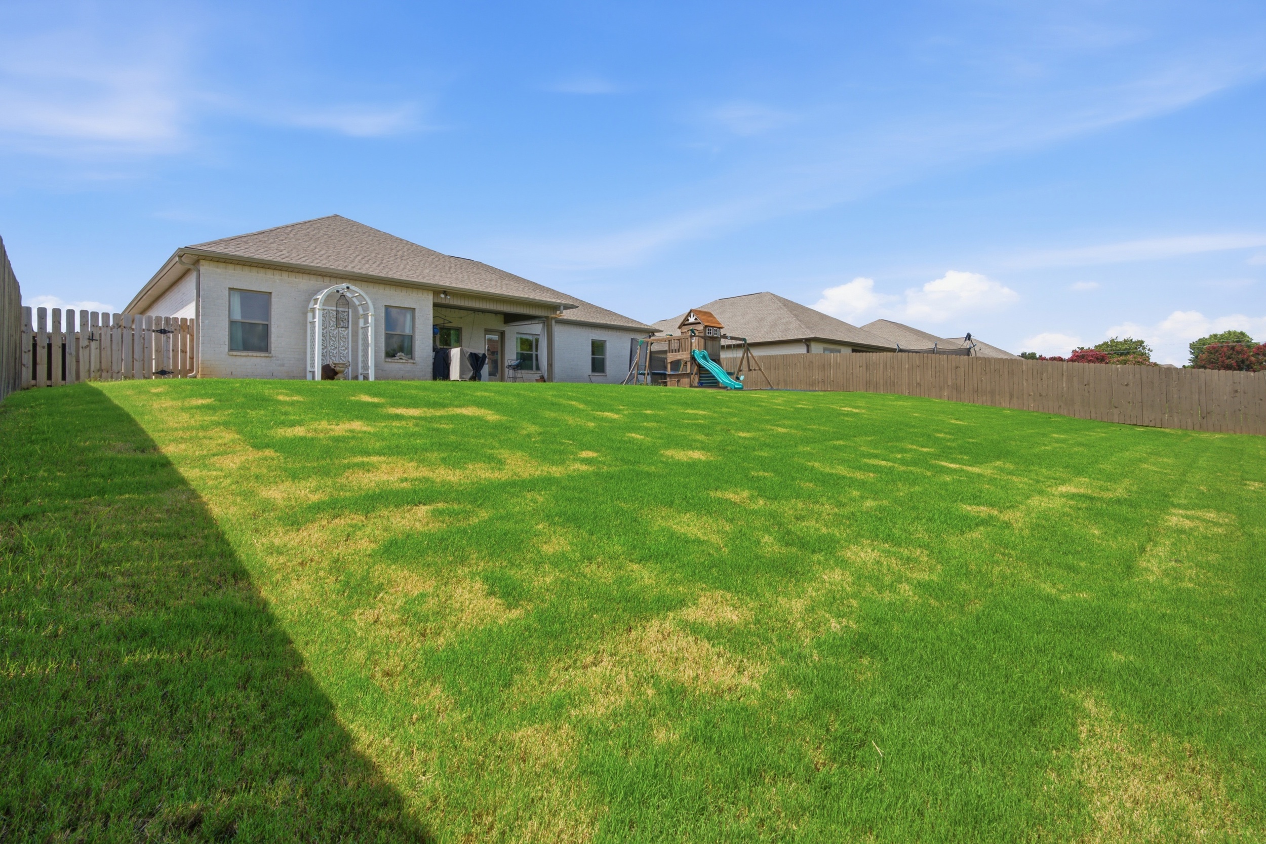  25069 Addlestone Drive - 物件實景