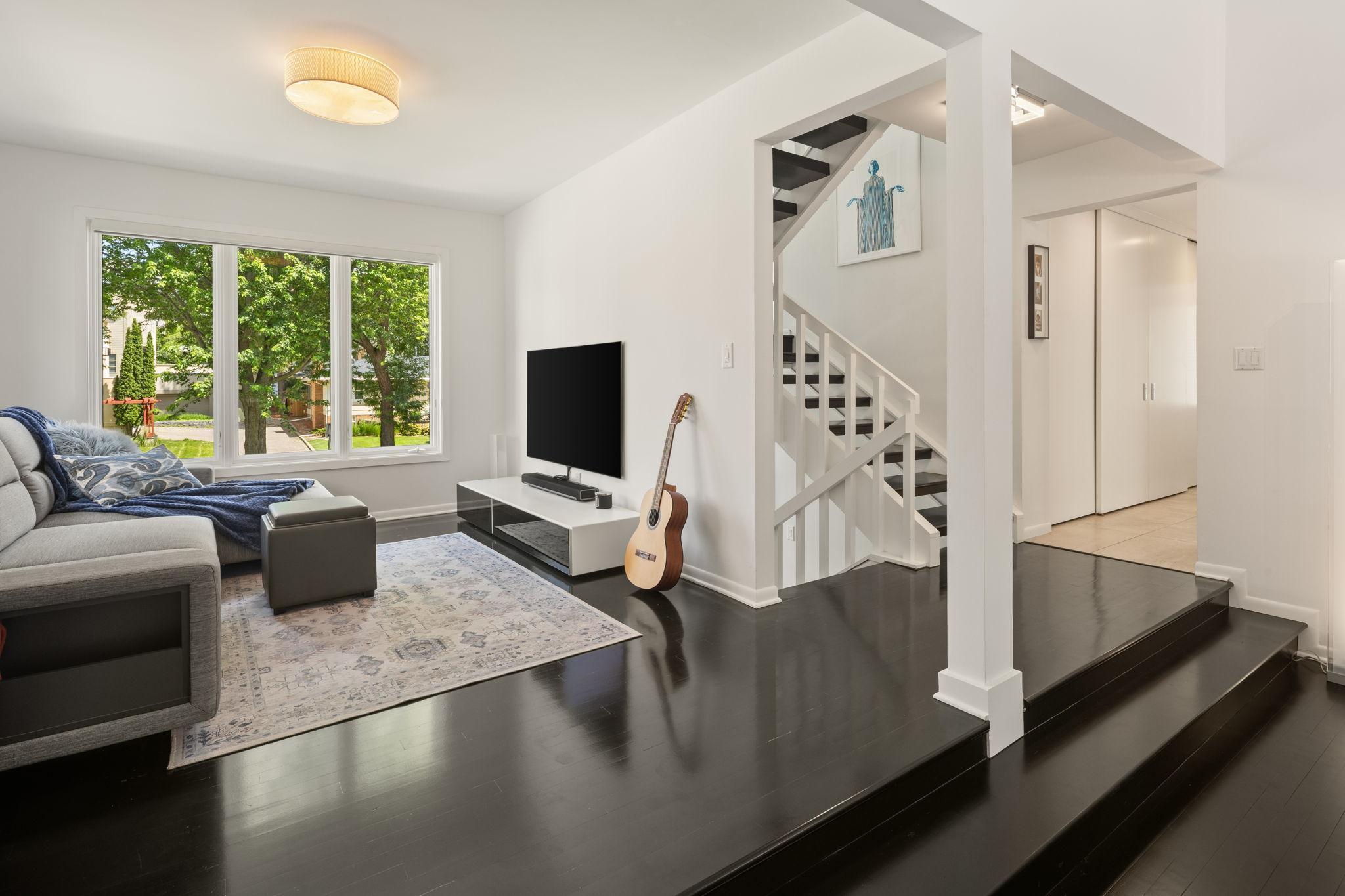Minneapolis, Minnesota, 55410, United States, 4 Bedrooms Bedrooms, ,2 BathroomsBathrooms,Residential,For Sale,1805431