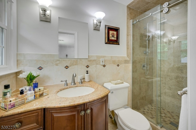 Springfield Twp., New Jersey, 07081, United States, 4 Bedrooms Bedrooms, ,3 BathroomsBathrooms,Residential,For Sale,1938892