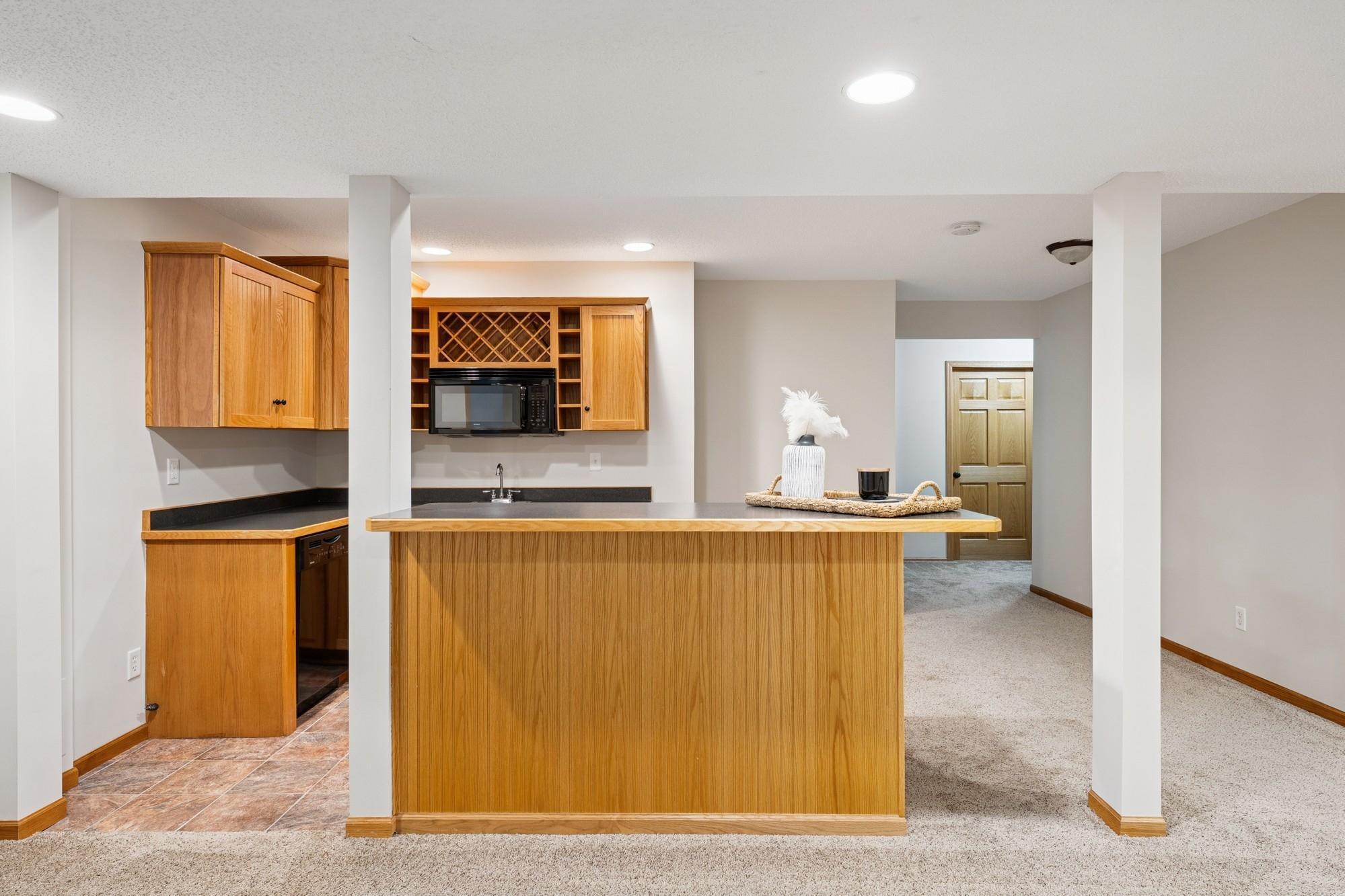 Woodbury, Minnesota, 55129, United States, 5 Bedrooms Bedrooms, ,3 BathroomsBathrooms,Residential,For Sale,1917665