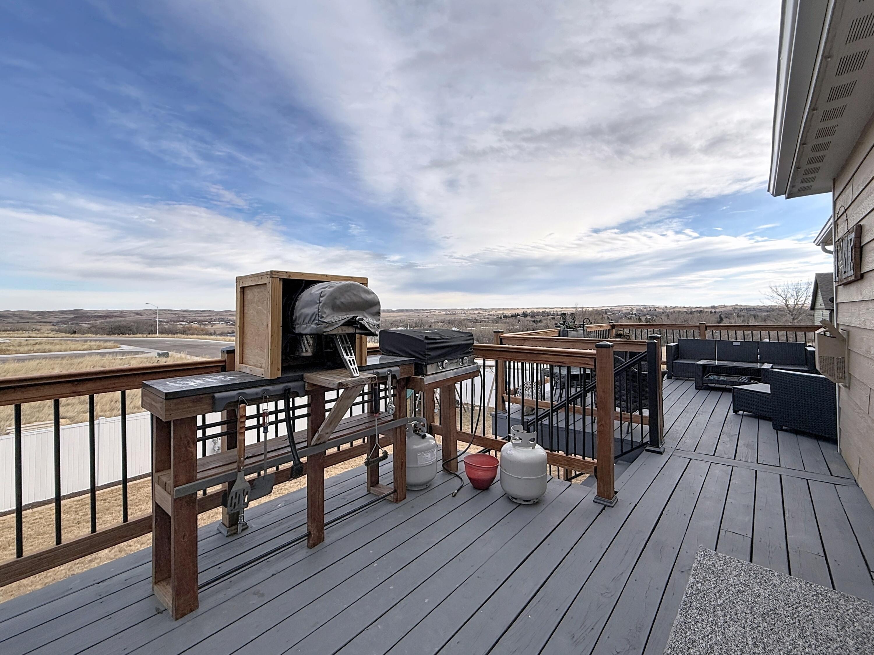 Buffalo, Wyoming, 82834, United States, 5 Bedrooms Bedrooms, ,3 BathroomsBathrooms,Residential,For Sale,2016327