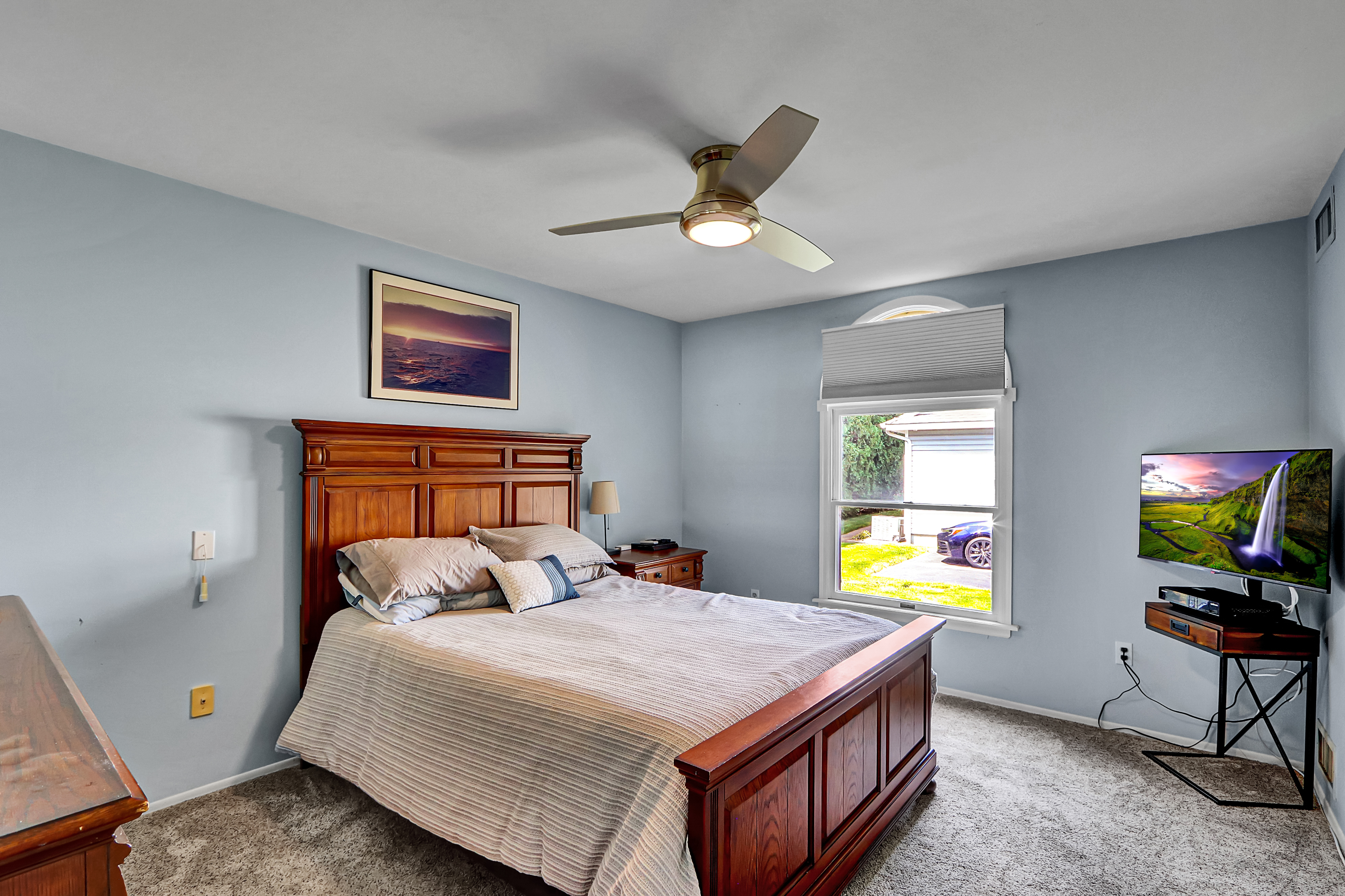 North Babylon, New York, 11703, United States, 2 Bedrooms Bedrooms, ,2 BathroomsBathrooms,Residential,For Sale,1943160