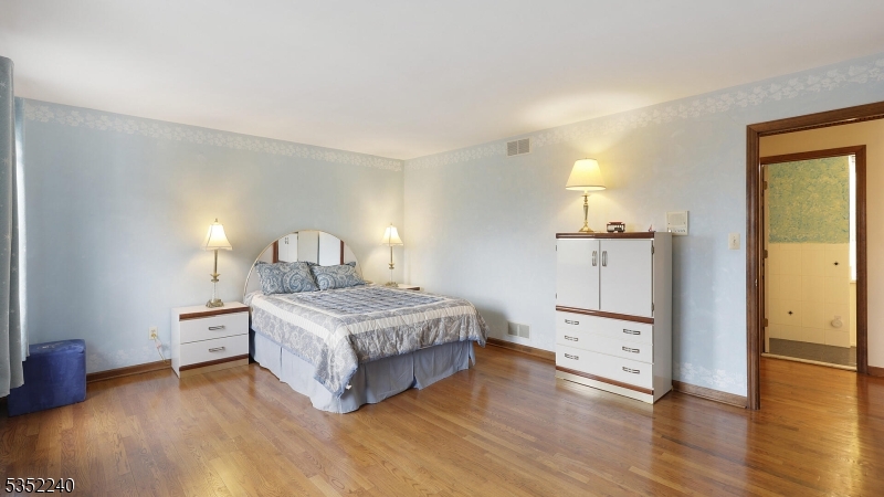 Bridgewater Twp., New Jersey, 07920, United States, 5 Bedrooms Bedrooms, ,4 BathroomsBathrooms,Residential,For Sale,1784085