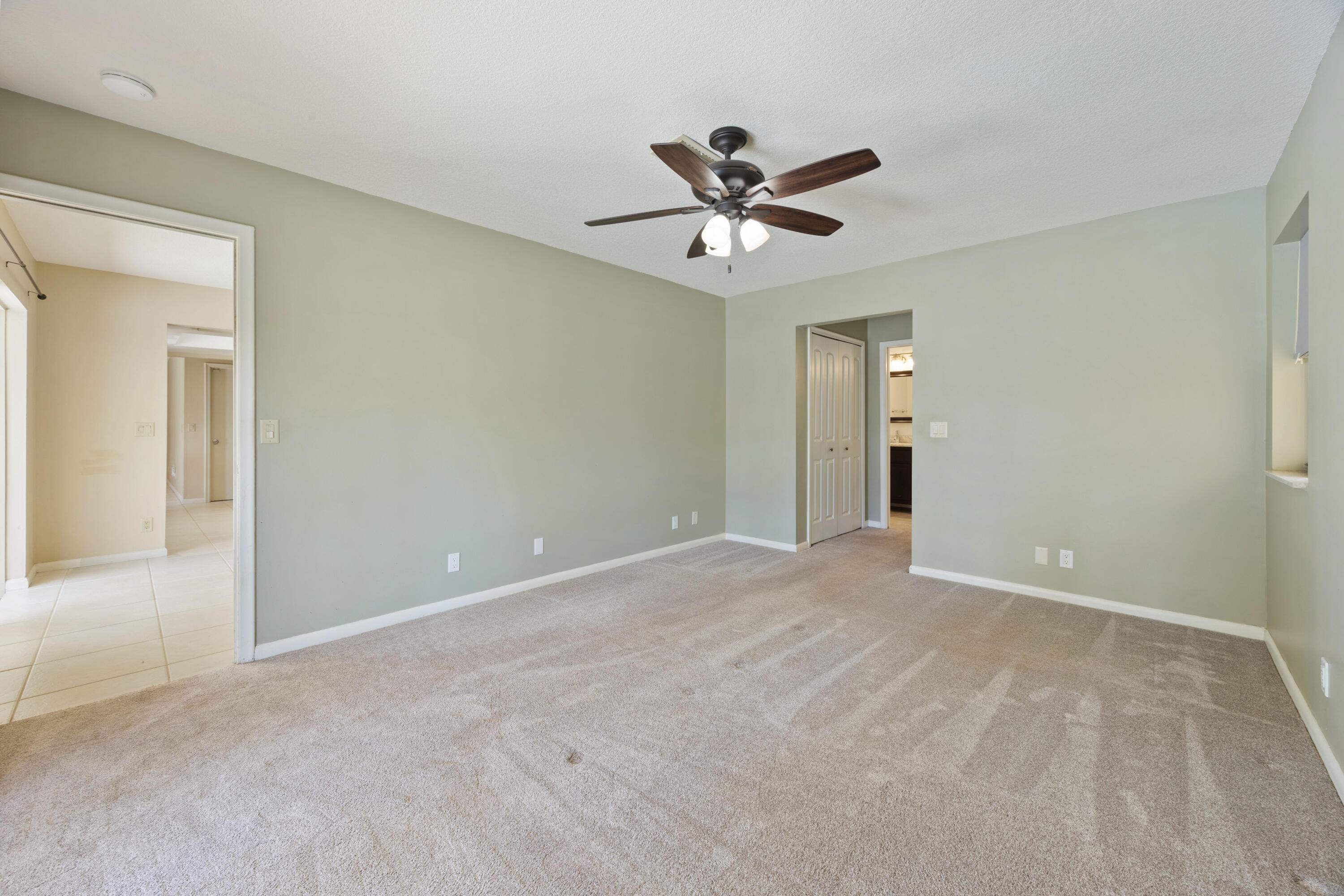 Lake Worth, Florida, 33462, United States, 3 Bedrooms Bedrooms, ,2 BathroomsBathrooms,Residential,For Sale,1966496