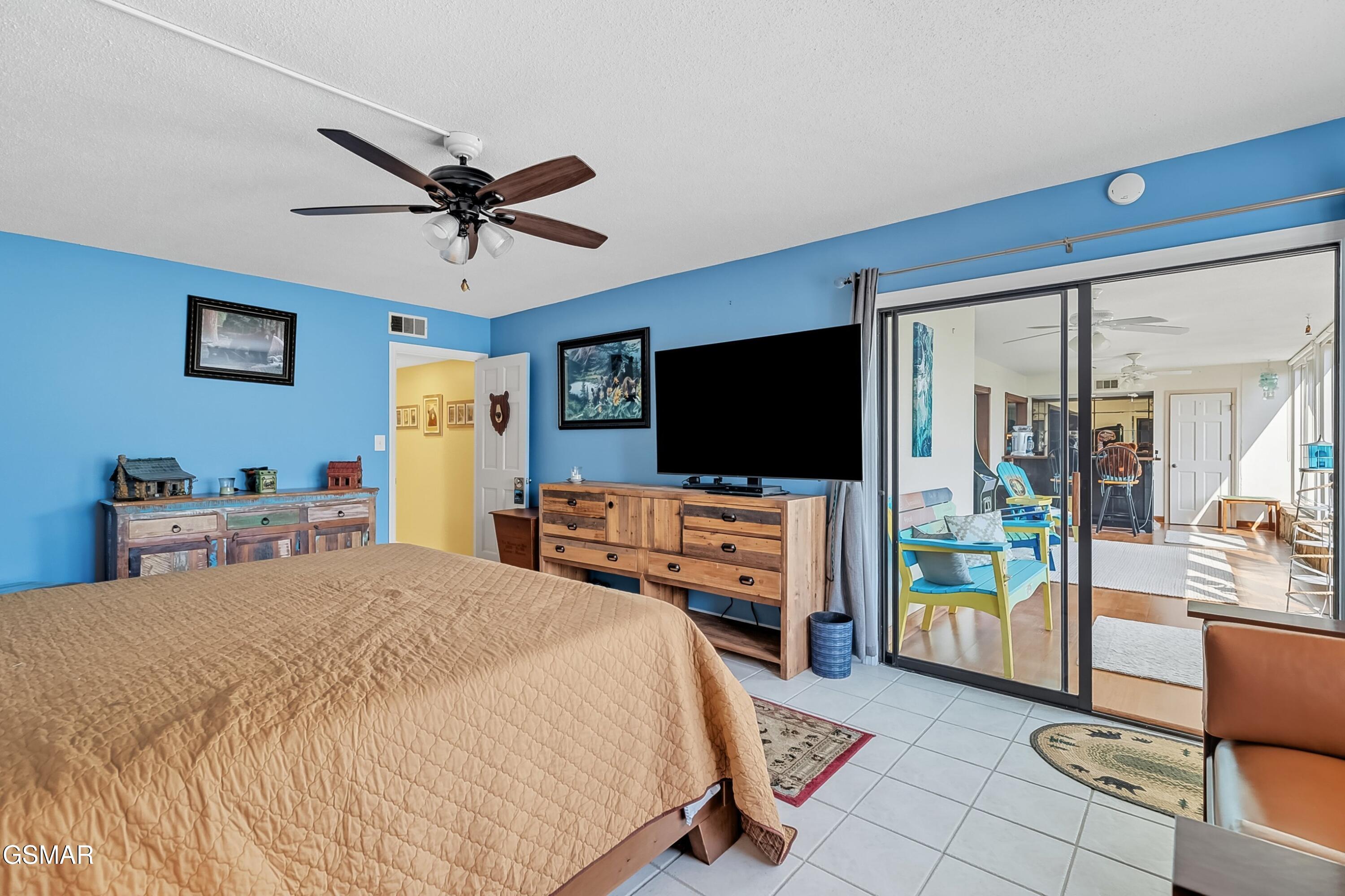 Gatlinburg, Tennessee, 37738, United States, 3 Bedrooms Bedrooms, ,2 BathroomsBathrooms,Residential,For Sale,1983450