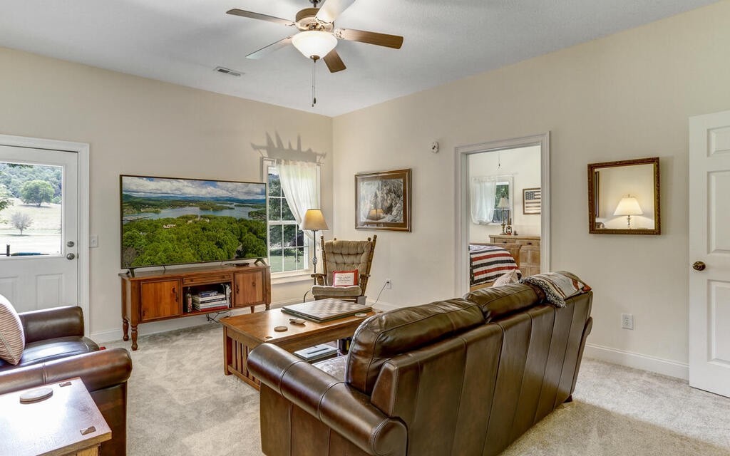 Hayesville, North Carolina, 28904, United States, 4 Bedrooms Bedrooms, ,4 BathroomsBathrooms,Residential,For Sale,1981181