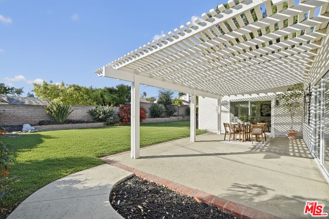 Porter Ranch, California, 91326, United States, 3 Bedrooms Bedrooms, ,2 BathroomsBathrooms,Residential,For Sale,1989253