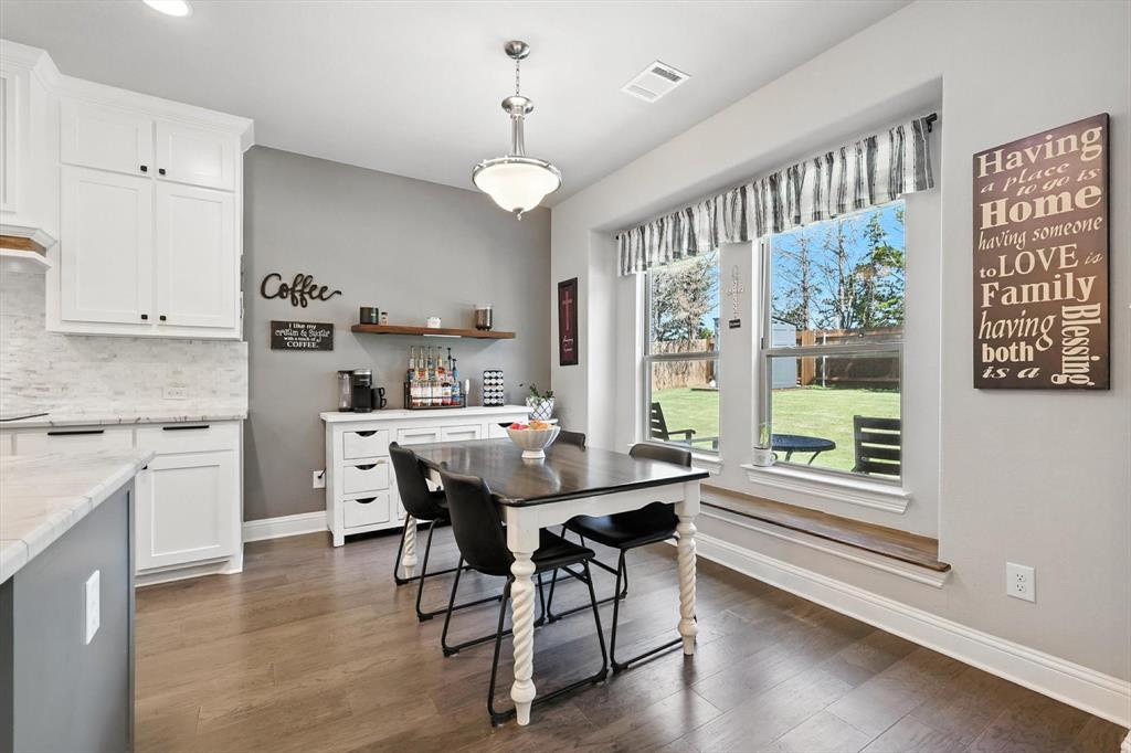 Ovilla, Texas, 75154, United States, 4 Bedrooms Bedrooms, ,3 BathroomsBathrooms,Residential,For Sale,1860569