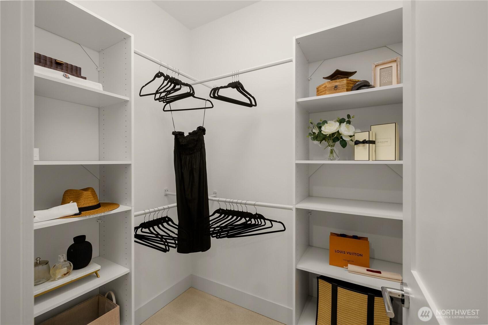 BELLEVUE, Washington, 98006, United States, 3 Bedrooms Bedrooms, ,3 BathroomsBathrooms,Residential,For Sale,1999825