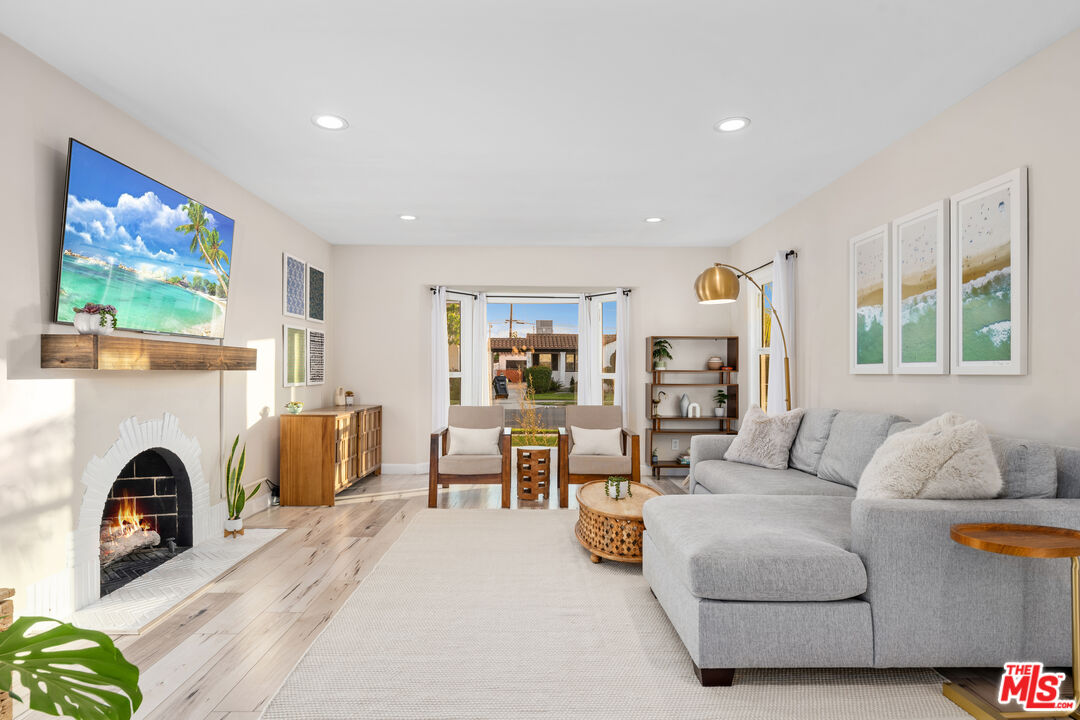 Inglewood, California, 90305, United States, 4 Bedrooms Bedrooms, ,3 BathroomsBathrooms,Residential,For Sale,2003148