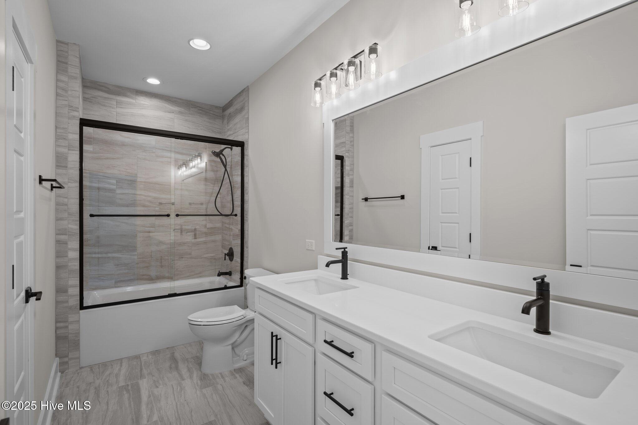 Wilmington, North Carolina, 28411, United States, 4 Bedrooms Bedrooms, ,4 BathroomsBathrooms,Residential,For Sale,1979455