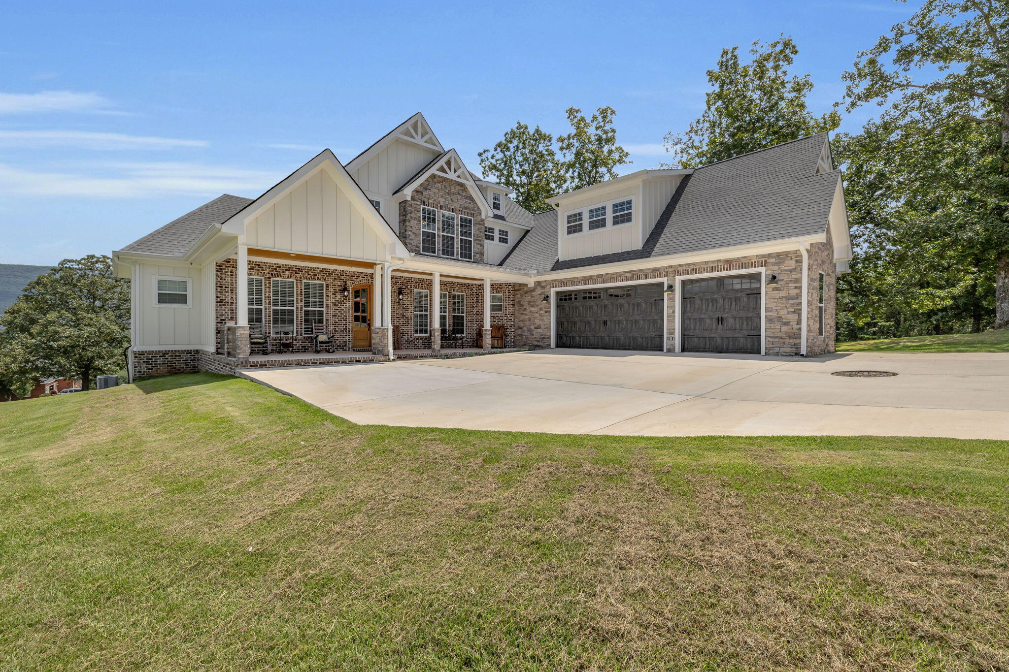 Dunlap, Tennessee, 37327, United States, 4 Bedrooms Bedrooms, ,4 BathroomsBathrooms,Residential,For Sale,1914662