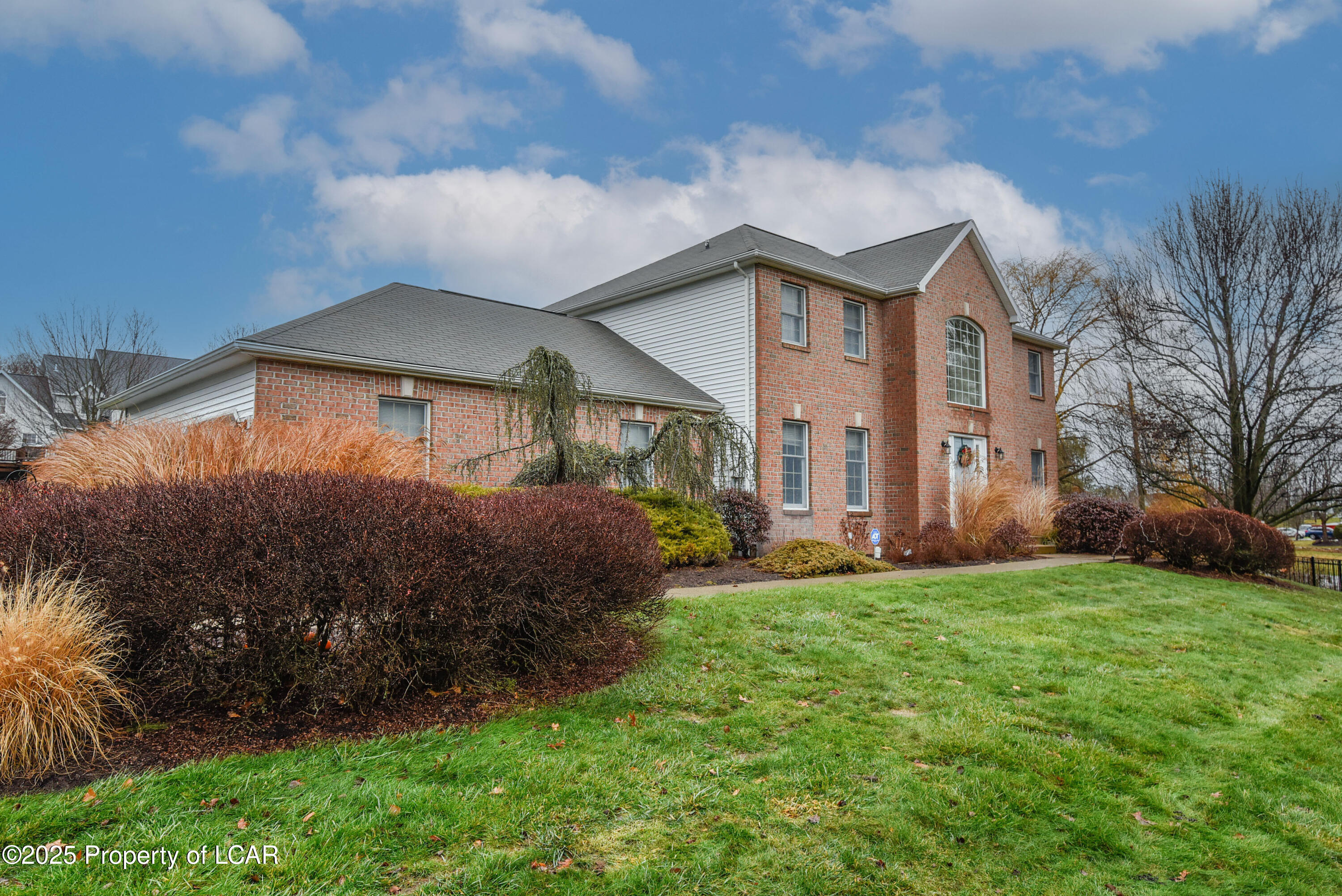 Dallas, Pennsylvania, 18612, United States, 4 Bedrooms Bedrooms, ,3 BathroomsBathrooms,Residential,For Sale,2005553