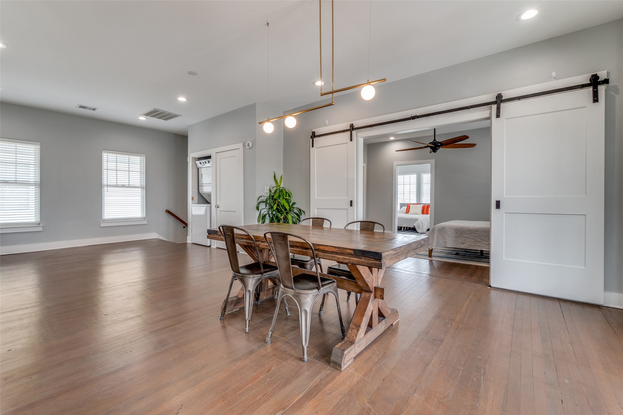 Dallas, Texas, 75208, United States, 4 Bedrooms Bedrooms, ,3 BathroomsBathrooms,Residential,For Sale,1752637