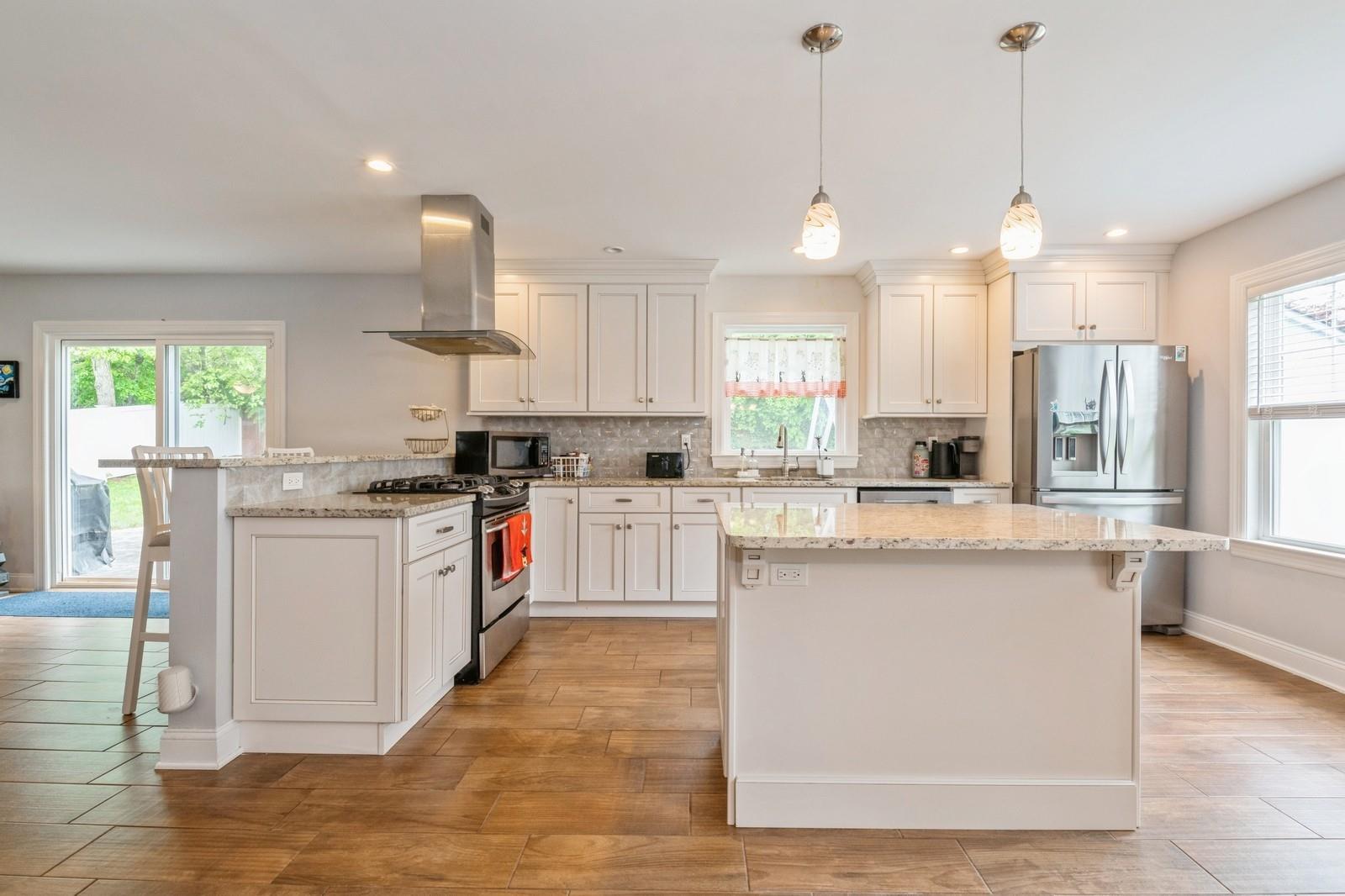 Nesconset, New York, 11767, United States, 3 Bedrooms Bedrooms, ,3 BathroomsBathrooms,Residential,For Sale,1837640